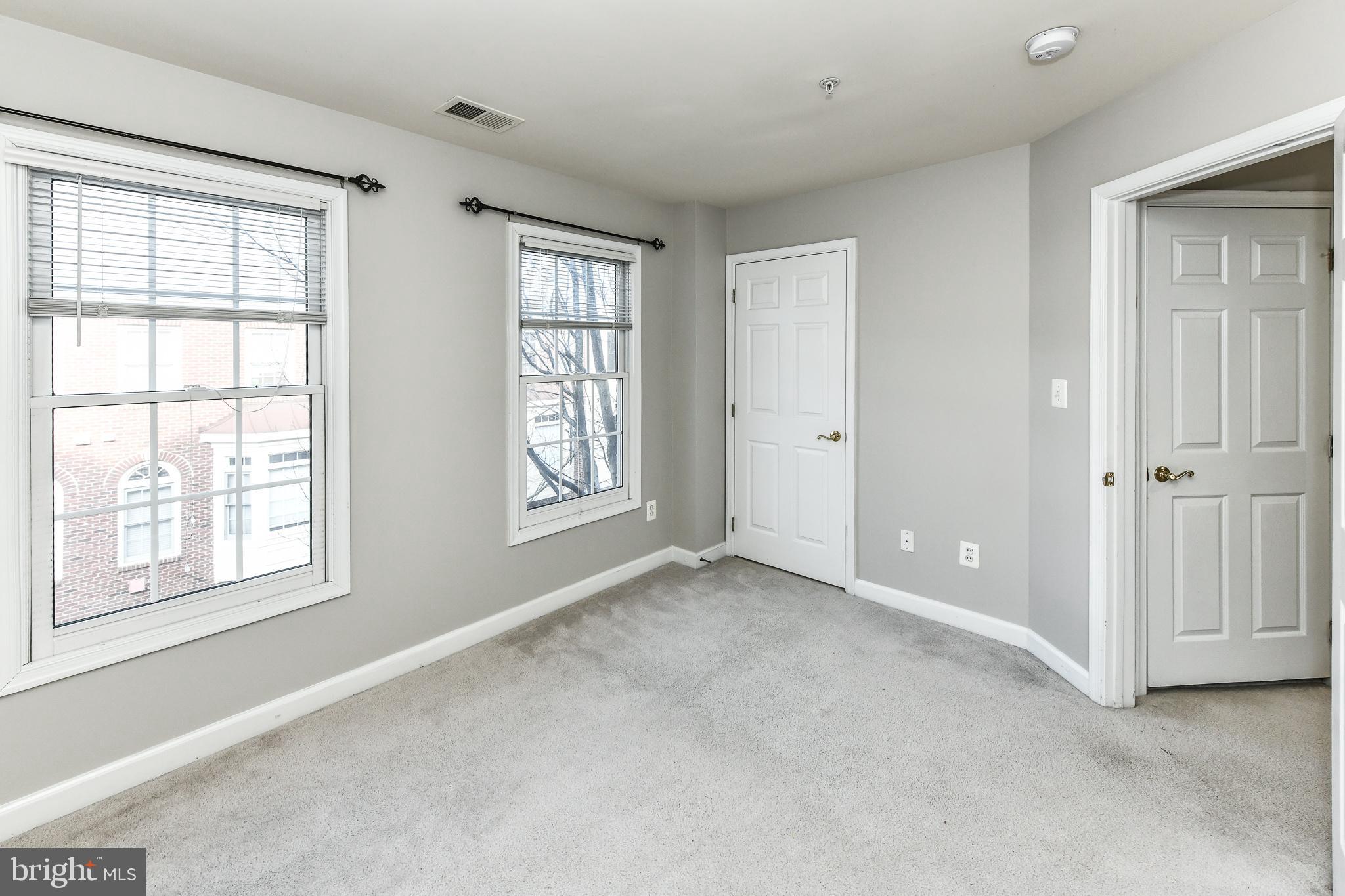 TYSONS VILLAGE - Residential Lease