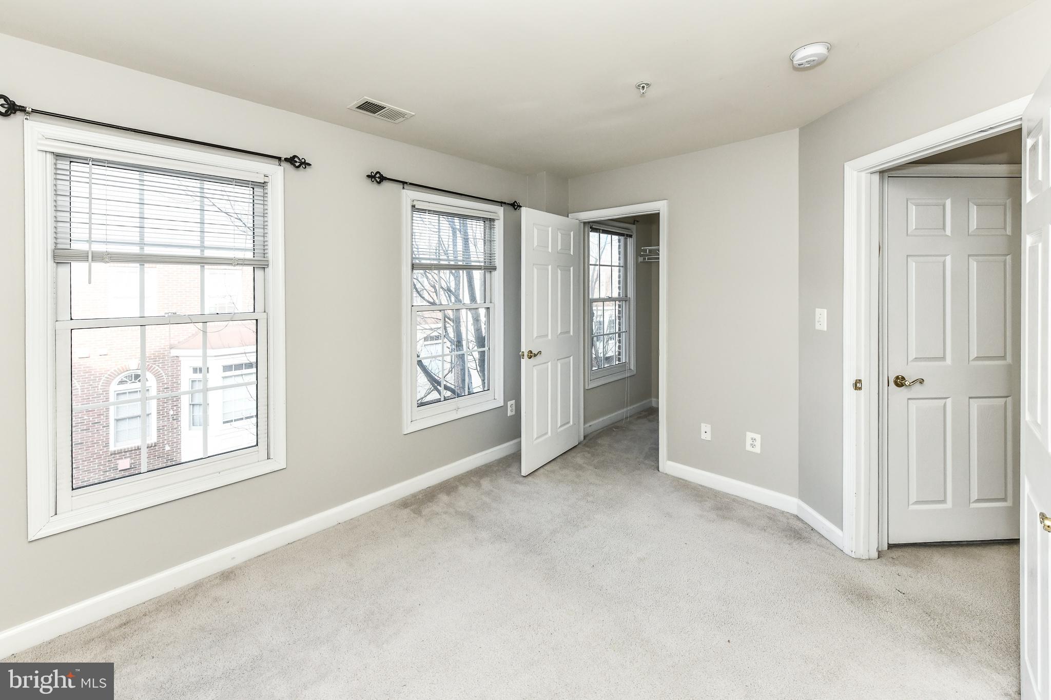 TYSONS VILLAGE - Residential Lease