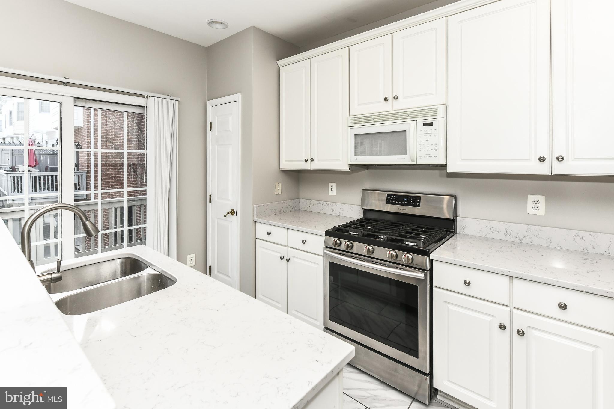 TYSONS VILLAGE - Residential Lease