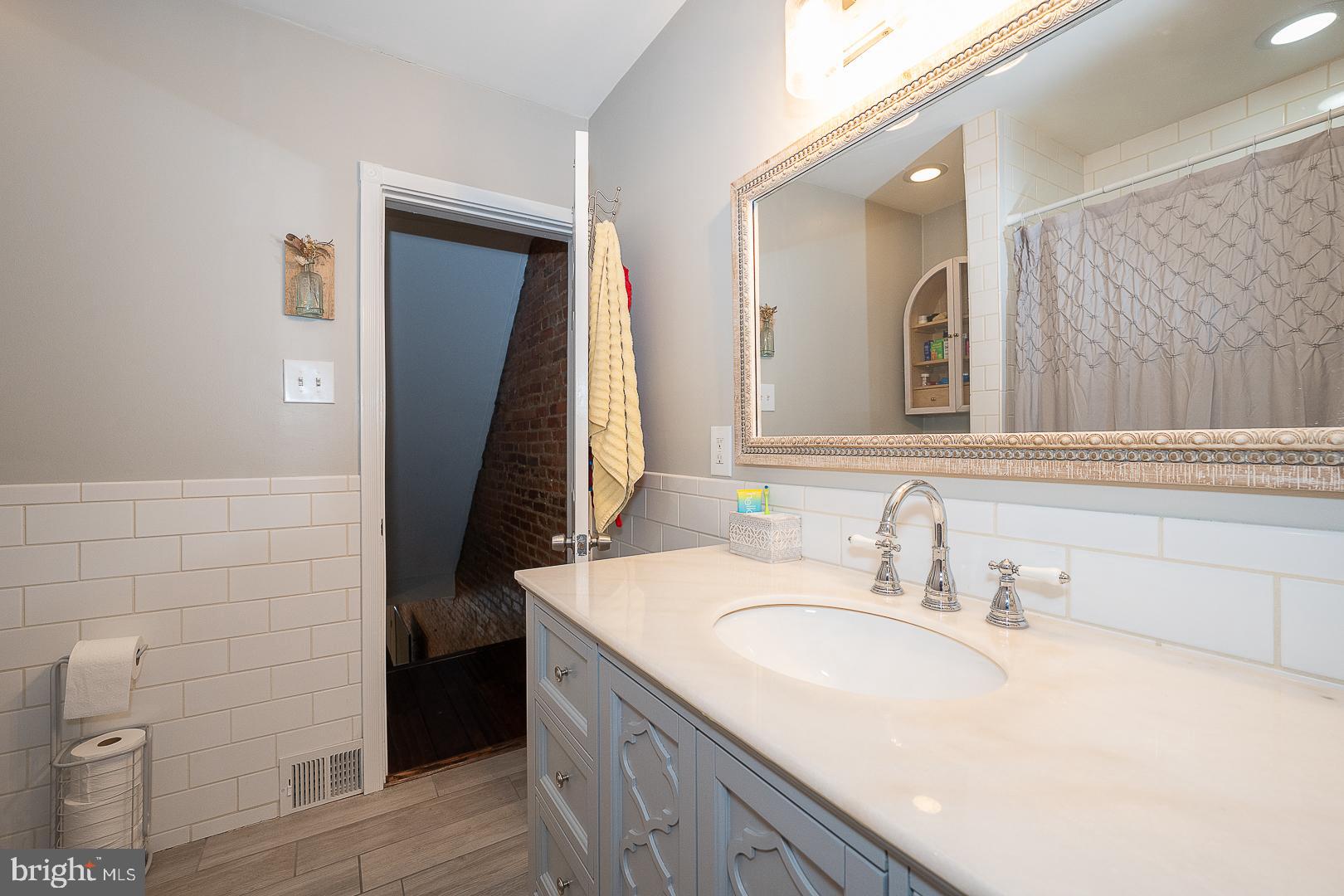 ART MUSEUM AREA - Residential