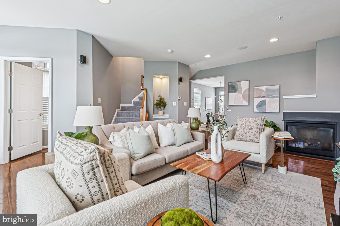 BUCKINGHAM ESTATES - Residential