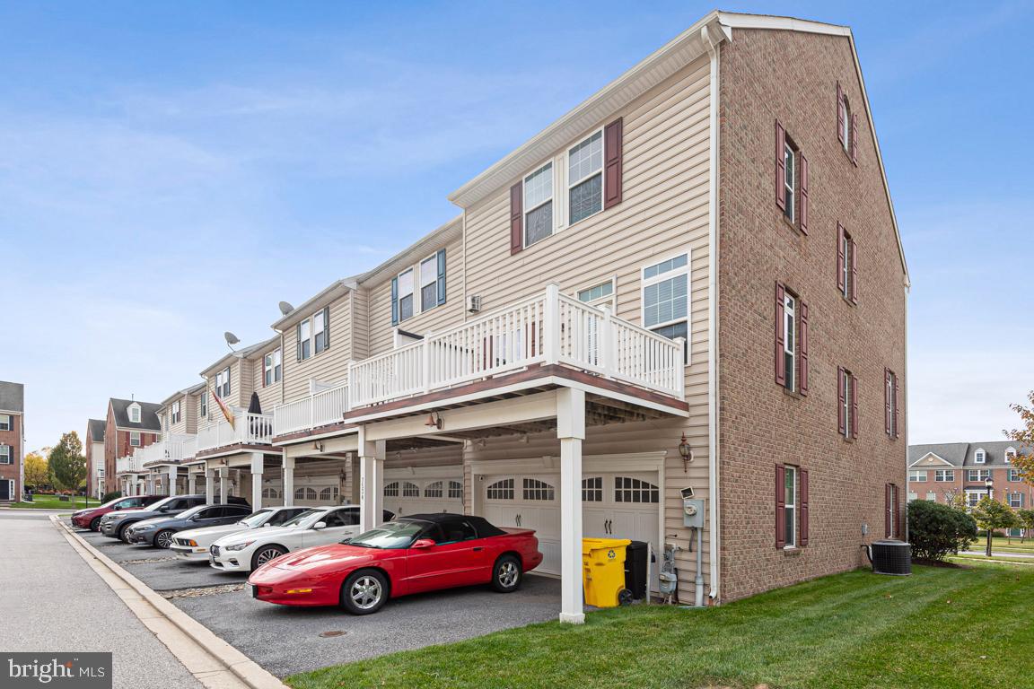 BUCKINGHAM ESTATES - Residential