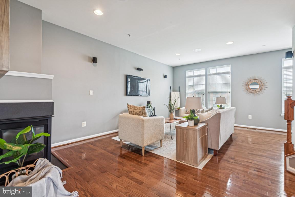 BUCKINGHAM ESTATES - Residential