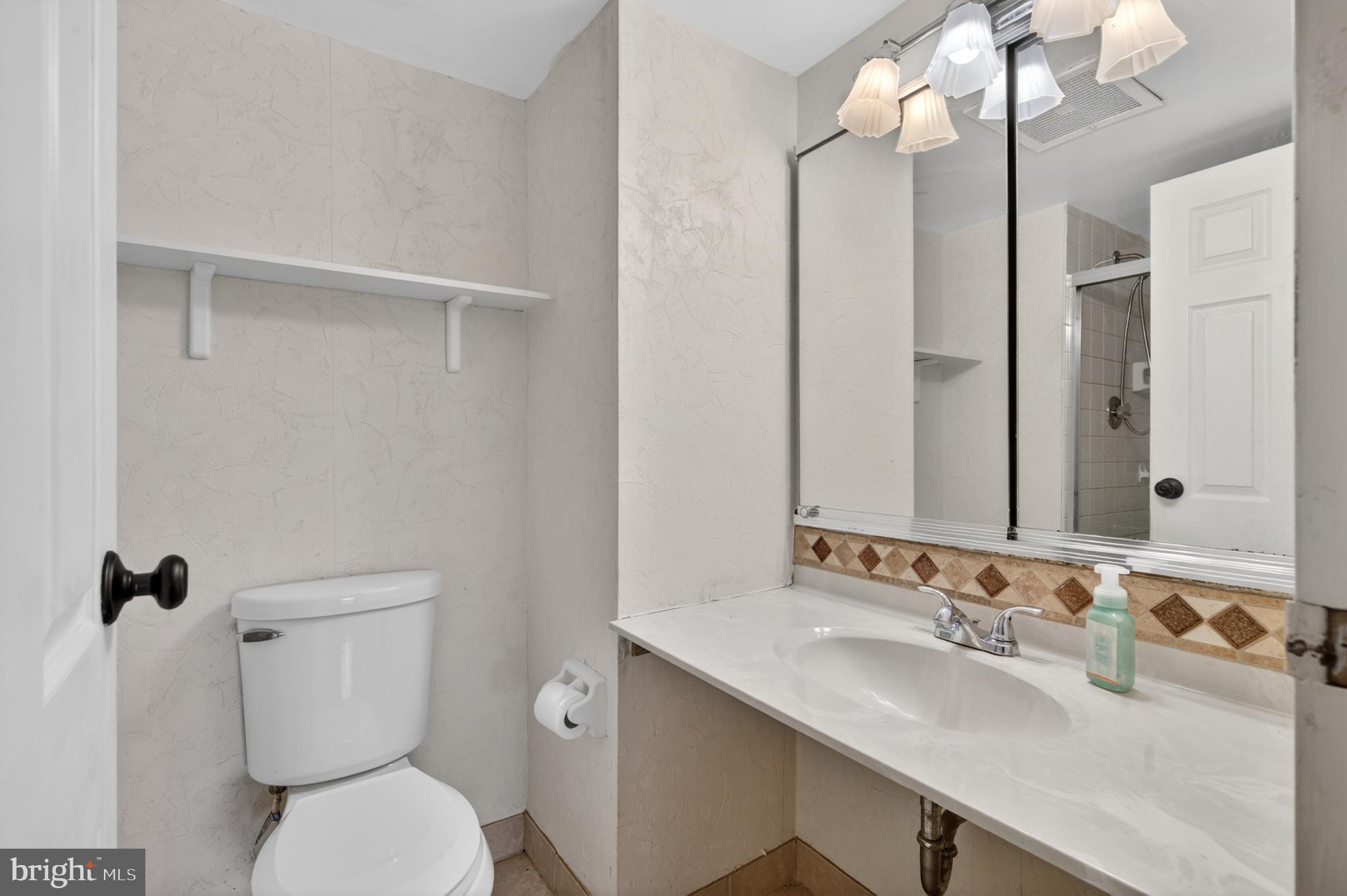 PLYMOUTH HILL - Residential