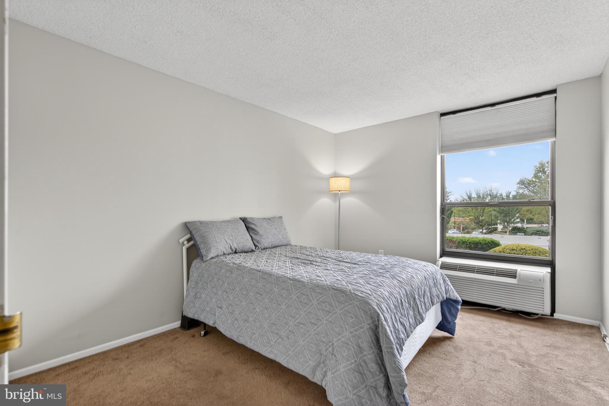 PLYMOUTH HILL - Residential