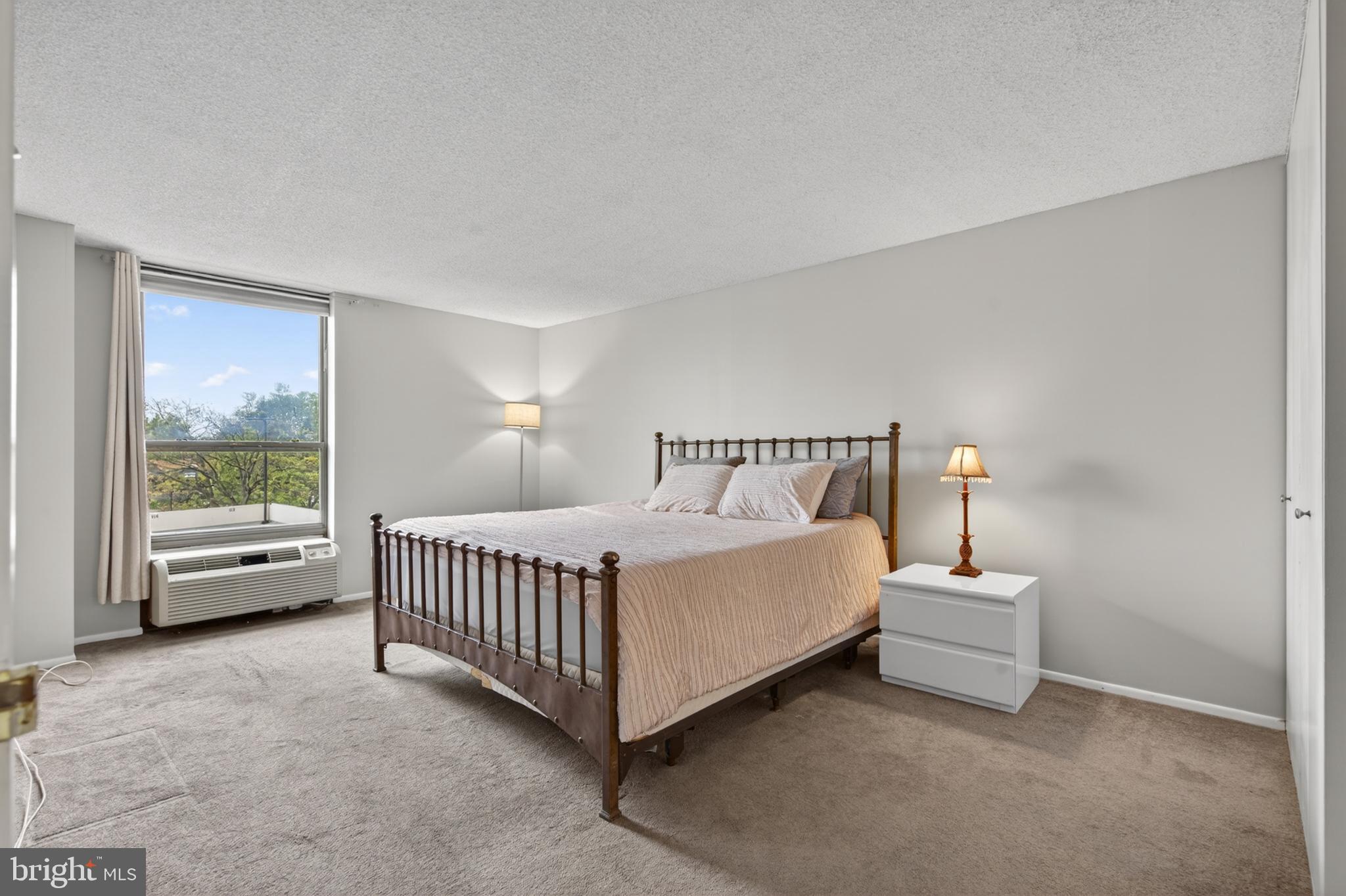 PLYMOUTH HILL - Residential