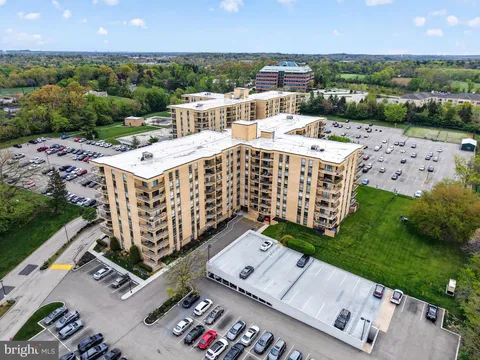 666 W Germantown Pike Unit 2213, Plymouth Meeting, PA MLS: PAMC2176656