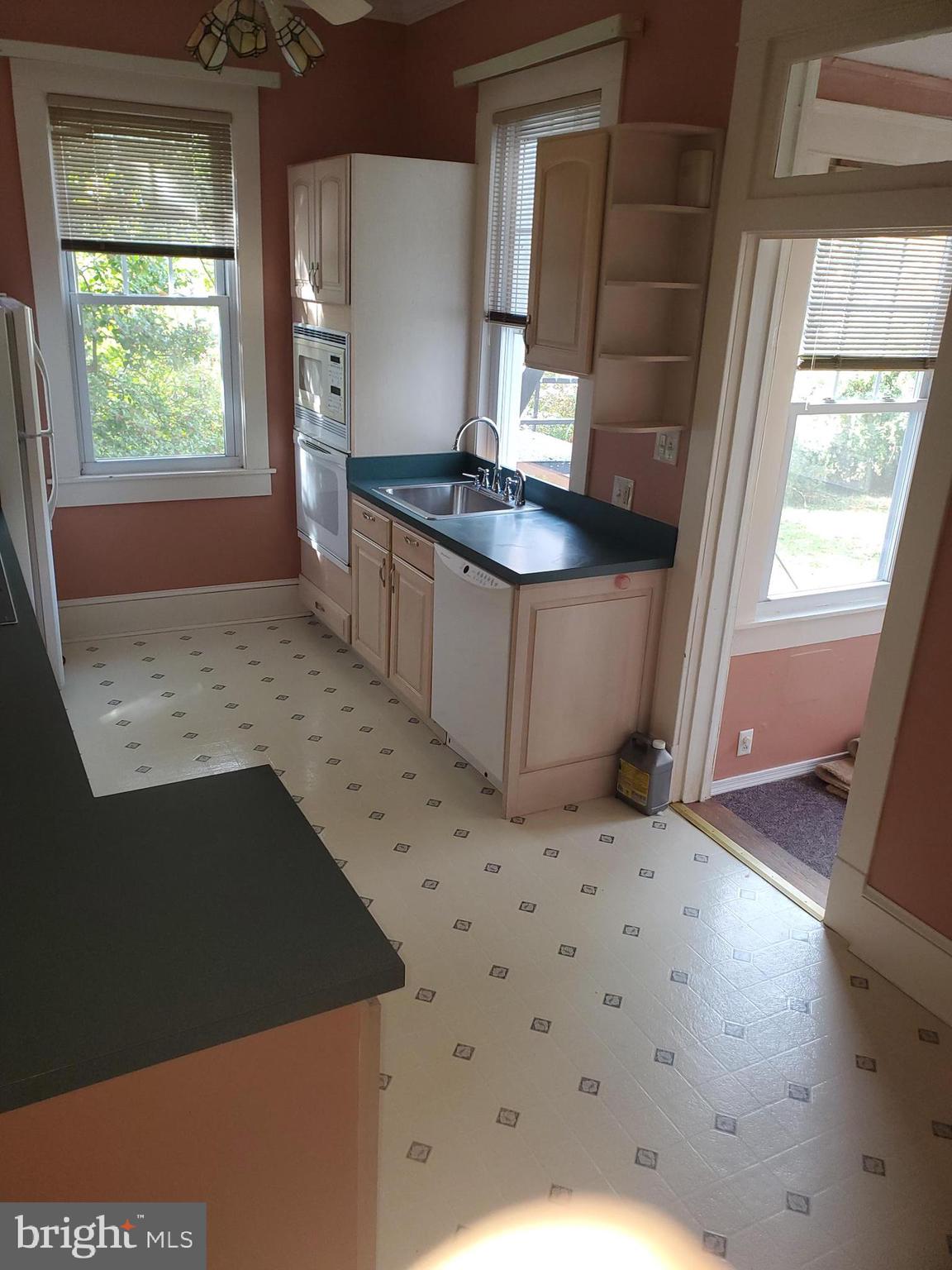 FRANKFORD - Residential Lease