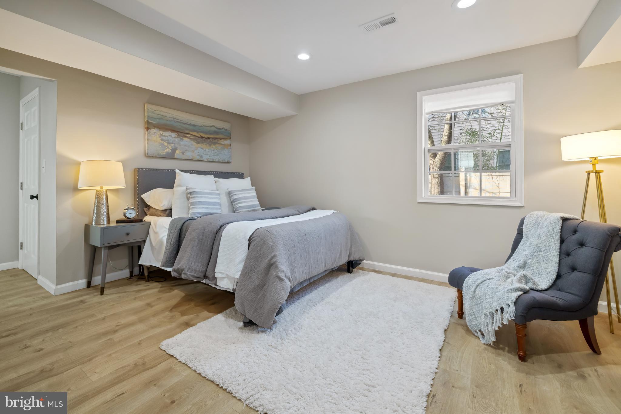 BALLARDS - Residential