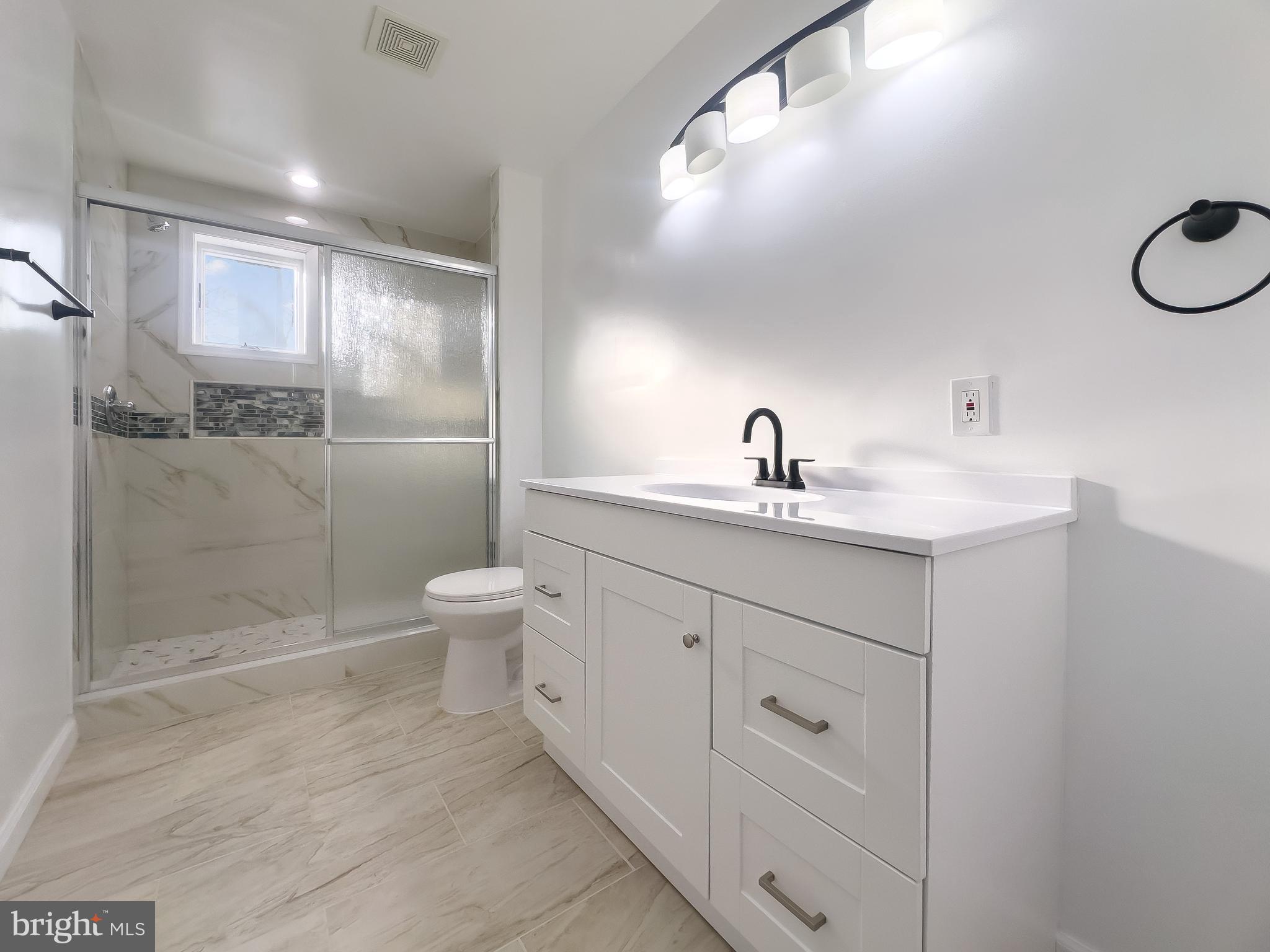 BALLARDS - Residential