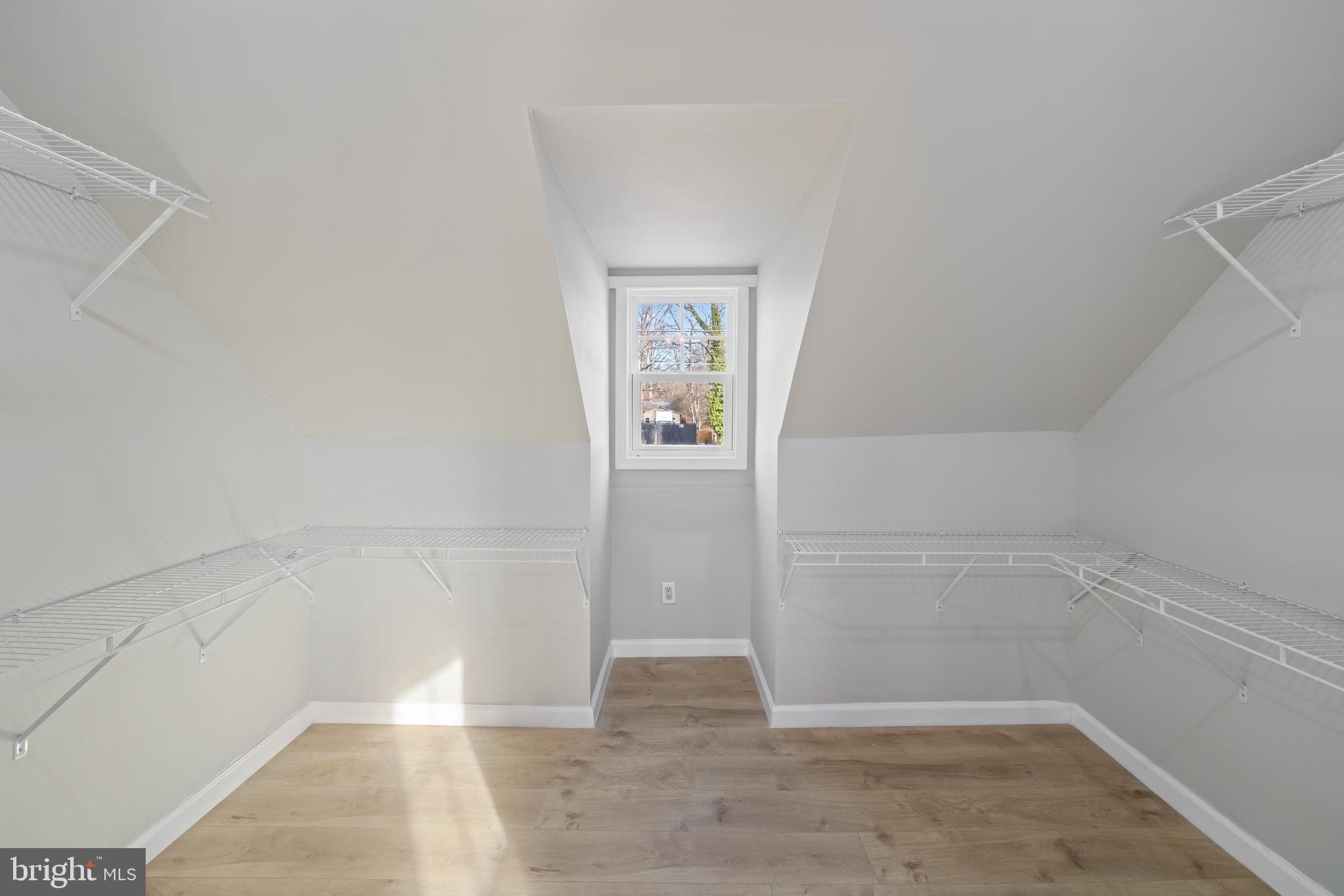 BALLARDS - Residential