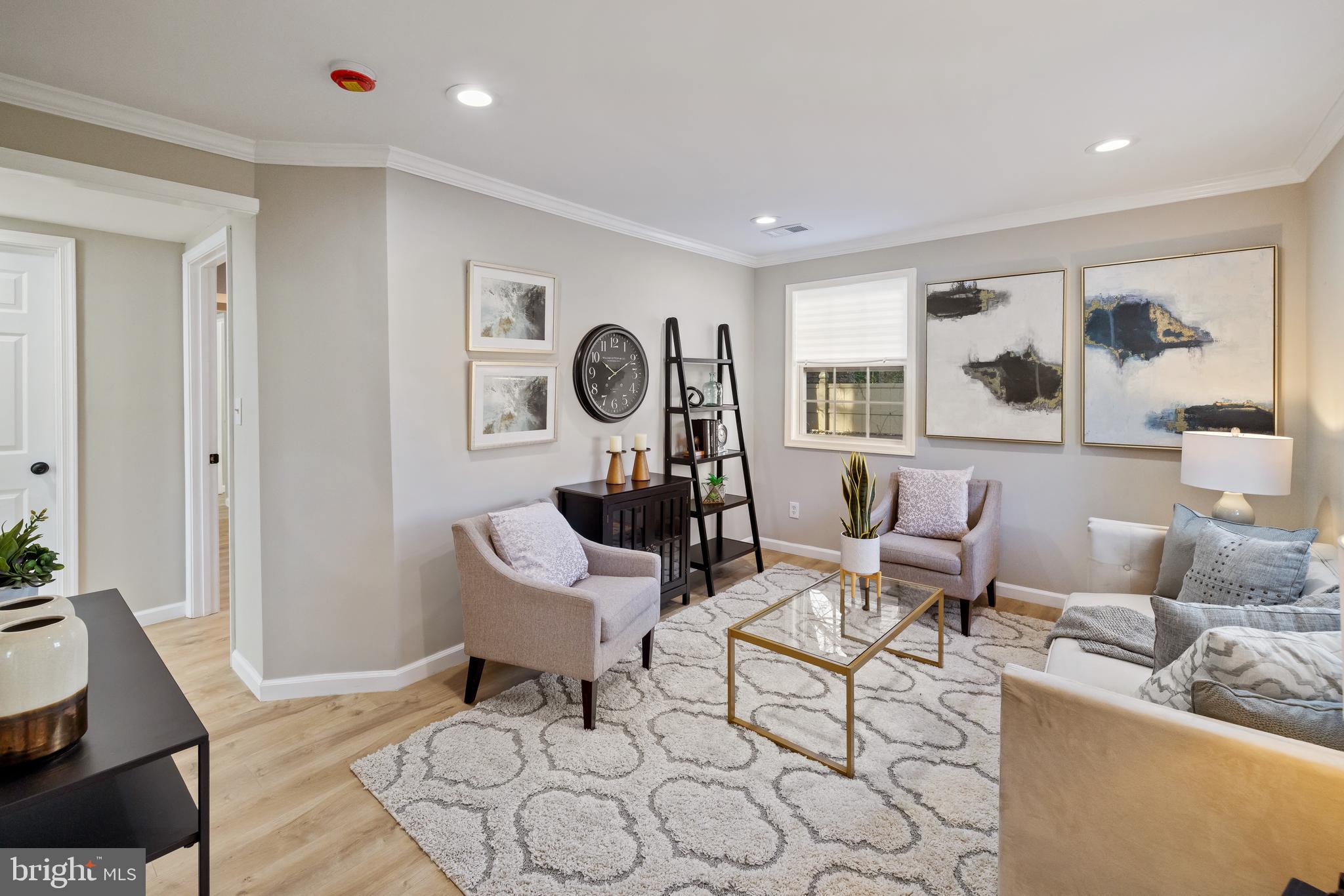 BALLARDS - Residential