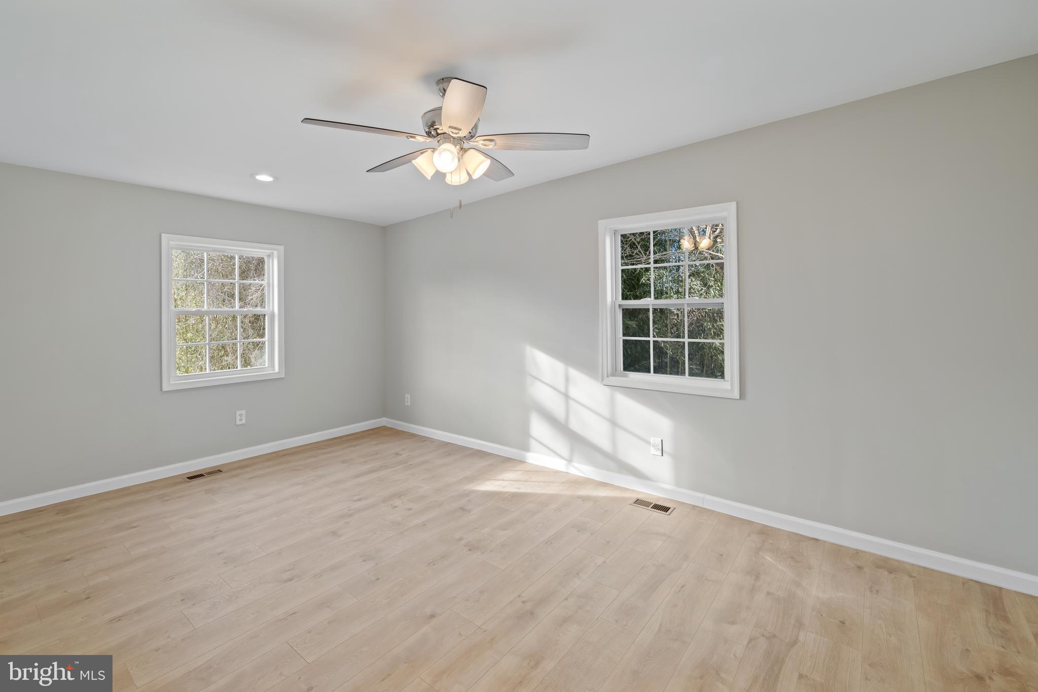 BALLARDS - Residential