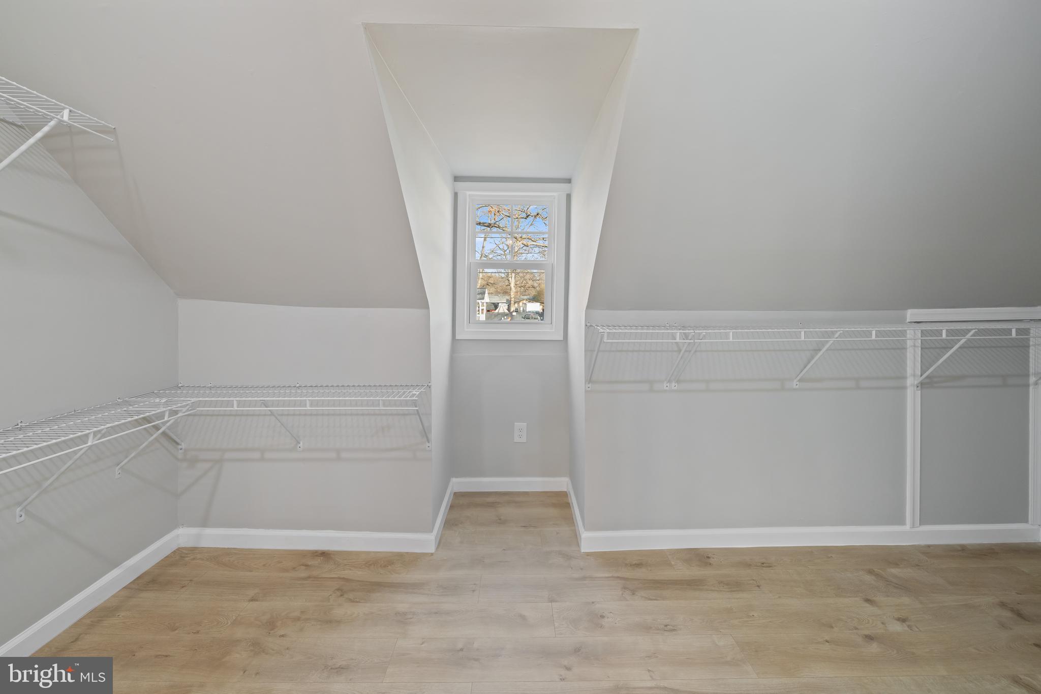 BALLARDS - Residential