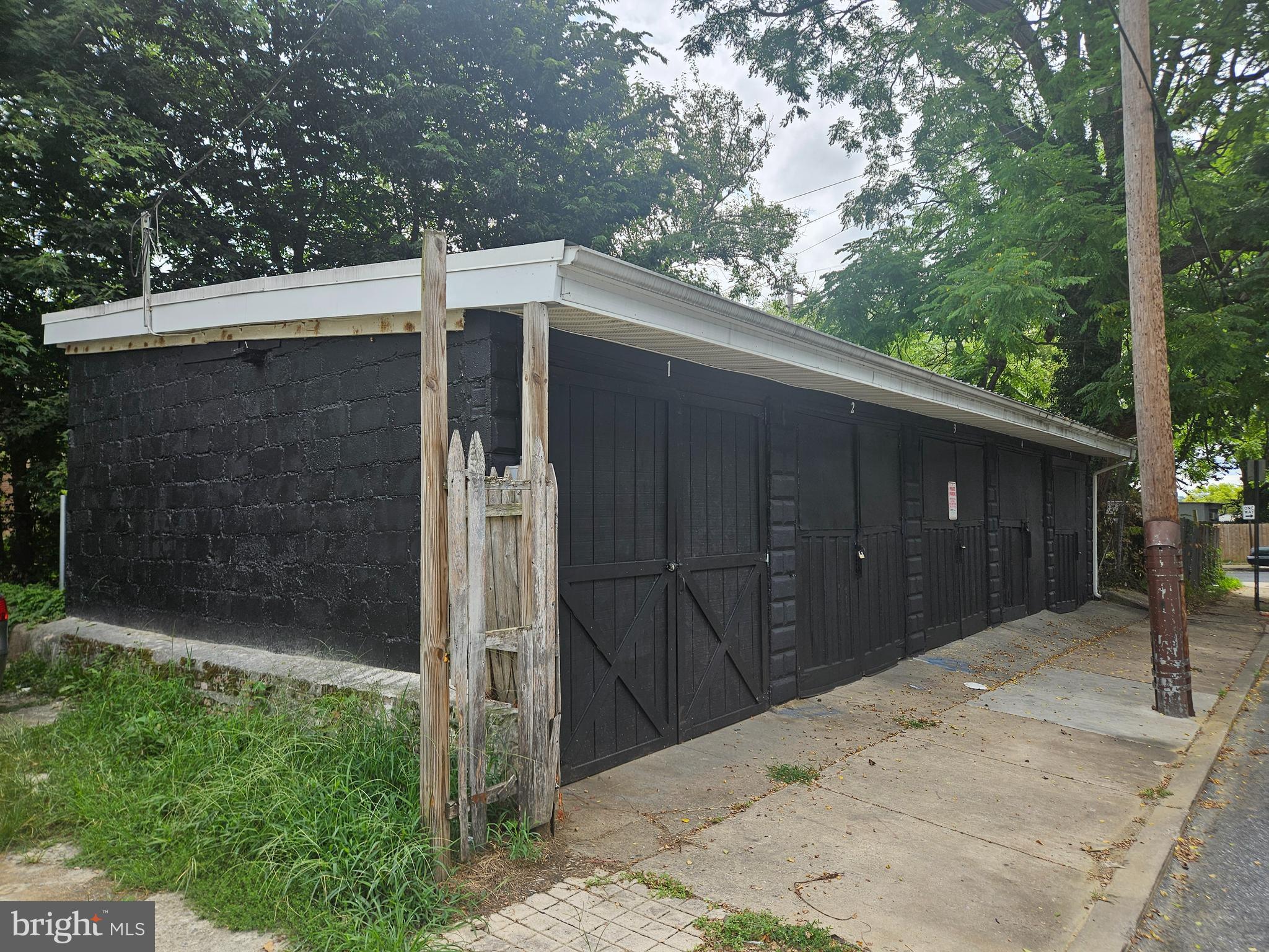 564 S DUKE STREET REAR