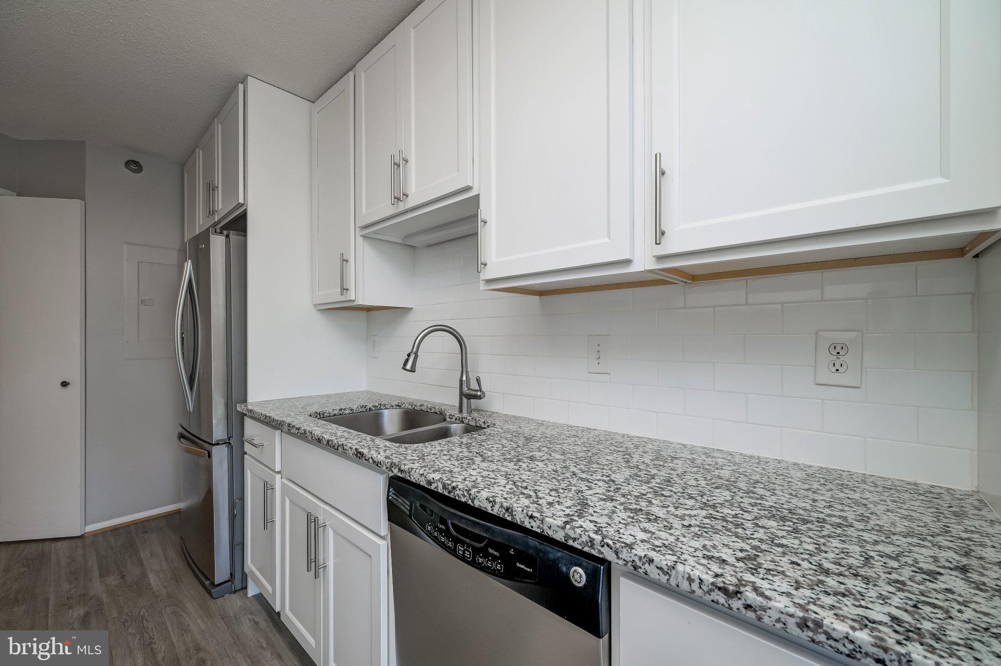 LEISURE WORLD - Residential