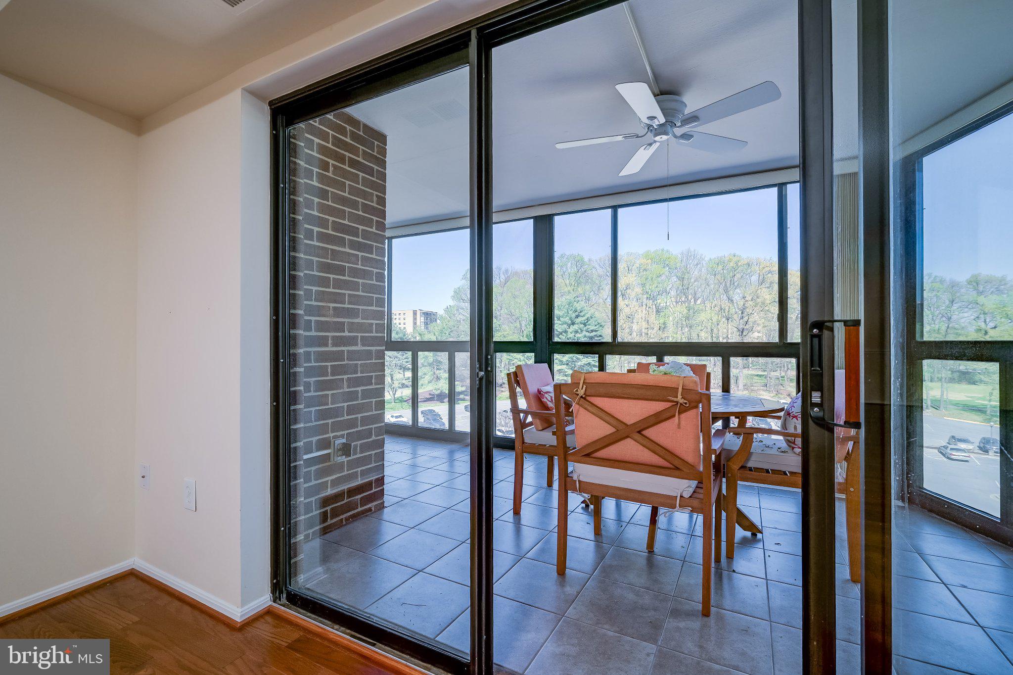 LEISURE WORLD - Residential
