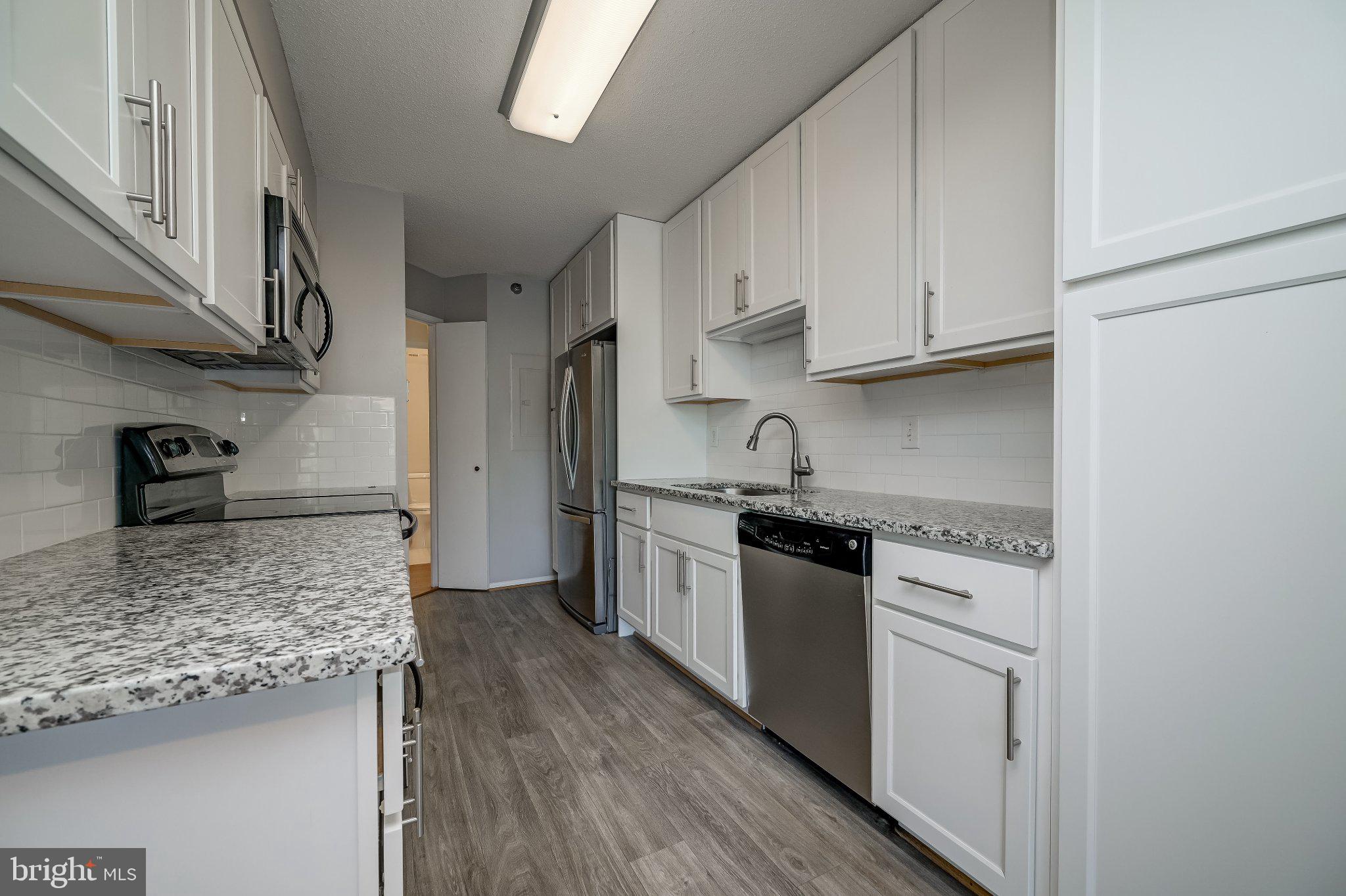 LEISURE WORLD - Residential