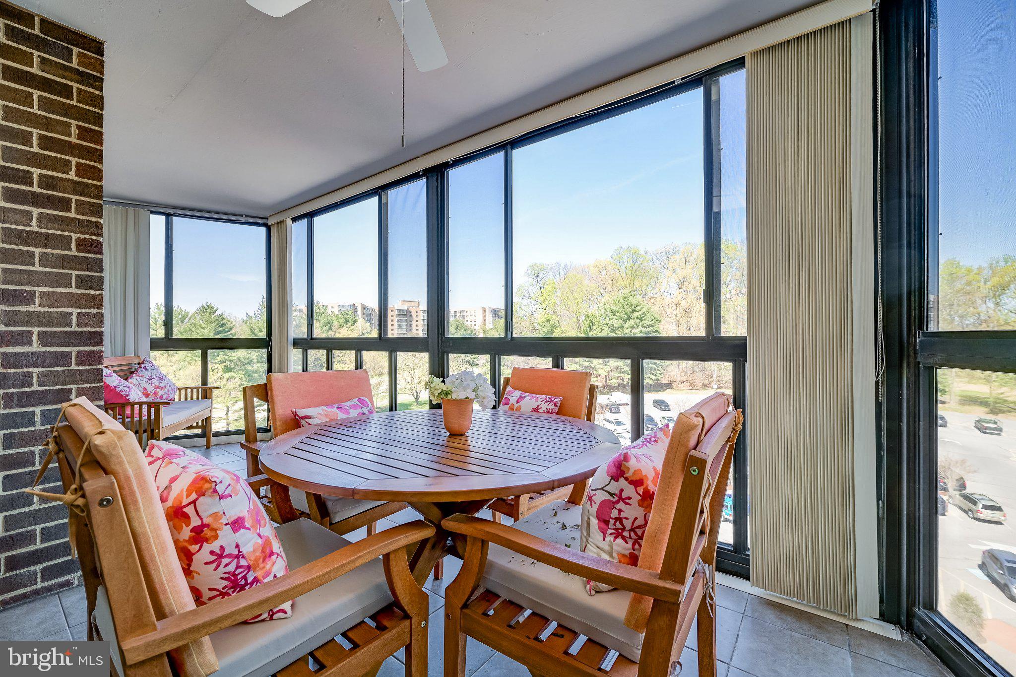 LEISURE WORLD - Residential