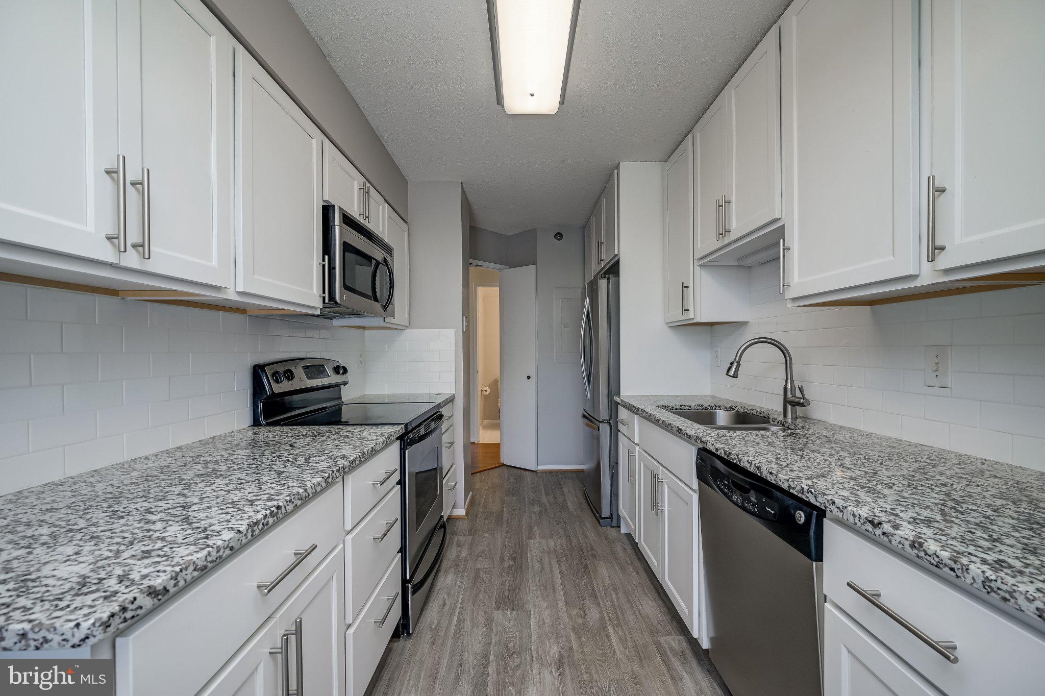LEISURE WORLD - Residential