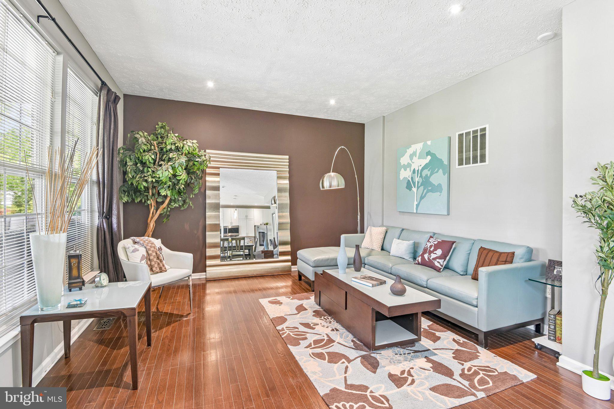 306 WATERTONS WAY