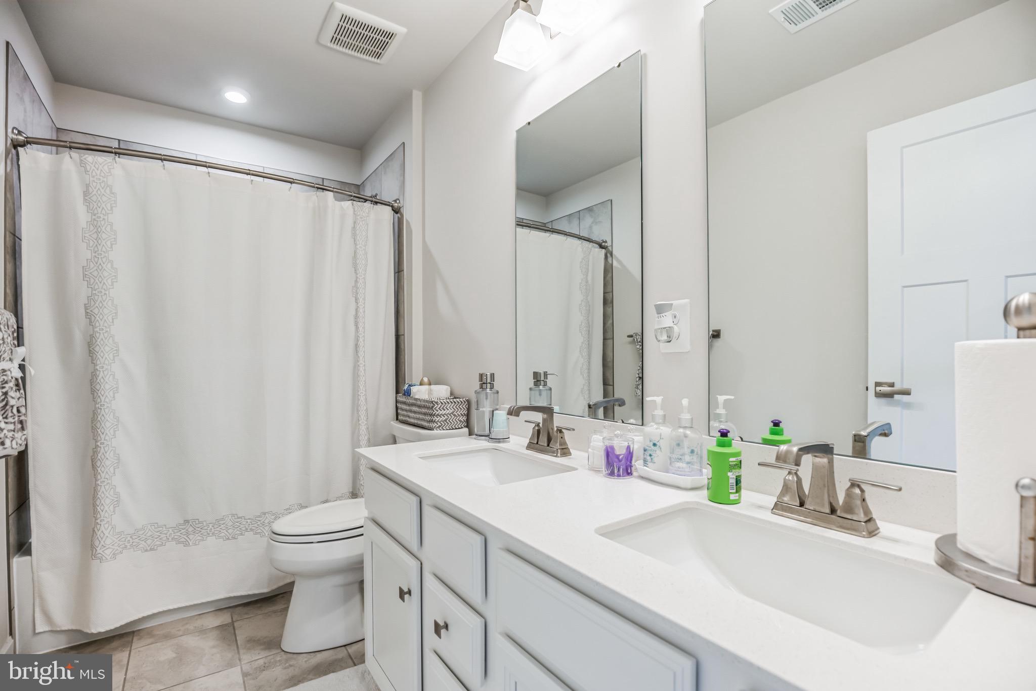 CHRISTOPHER POINTE - Residential