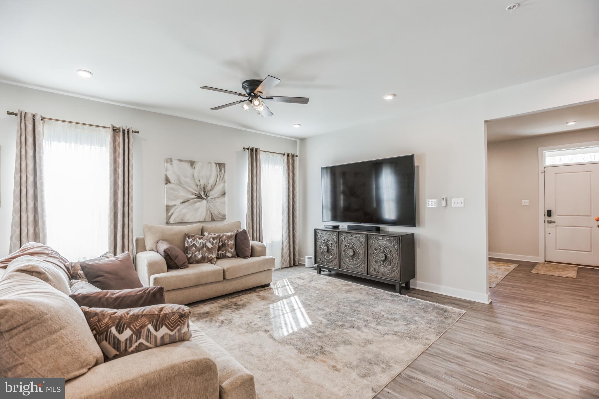 CHRISTOPHER POINTE - Residential