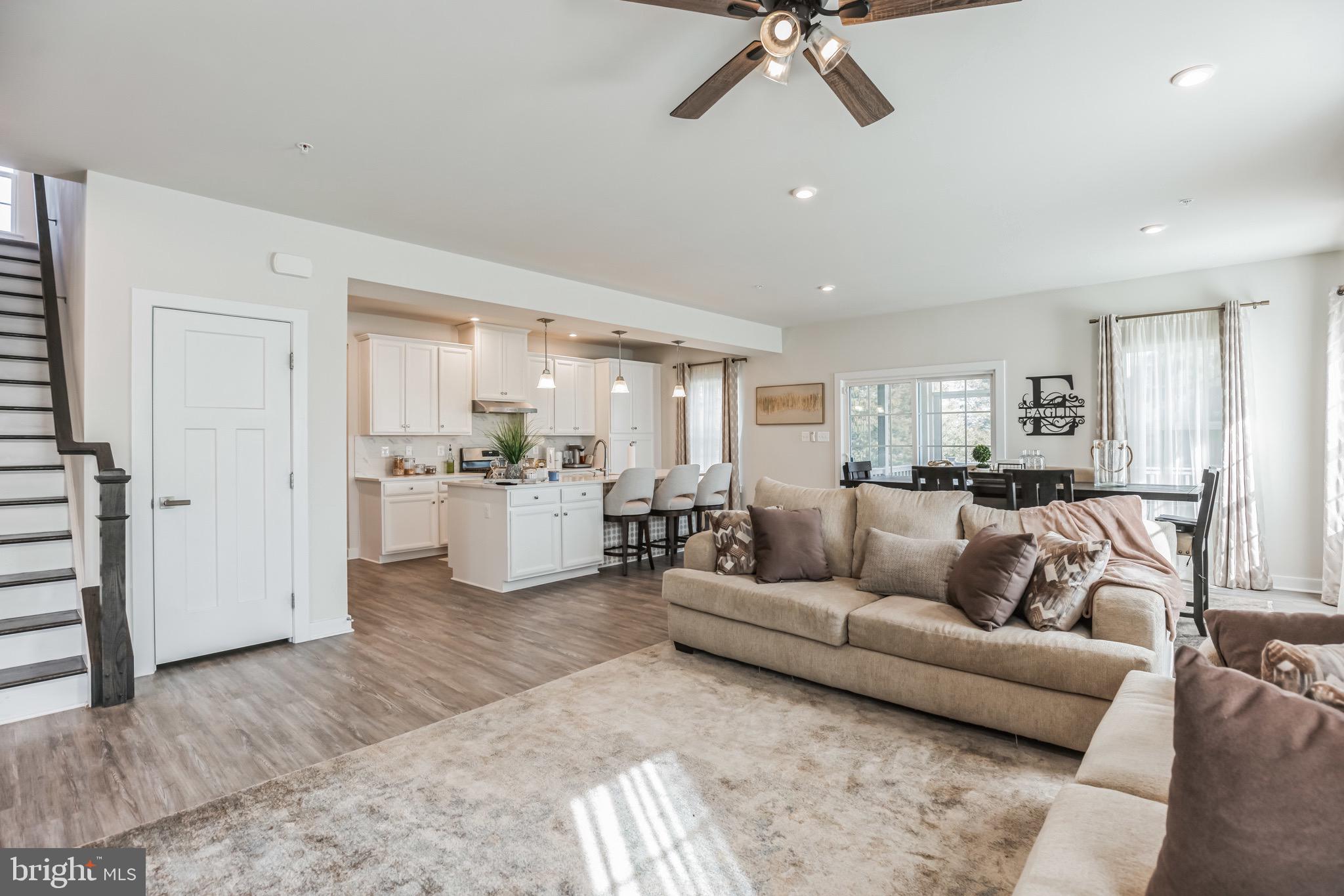 CHRISTOPHER POINTE - Residential