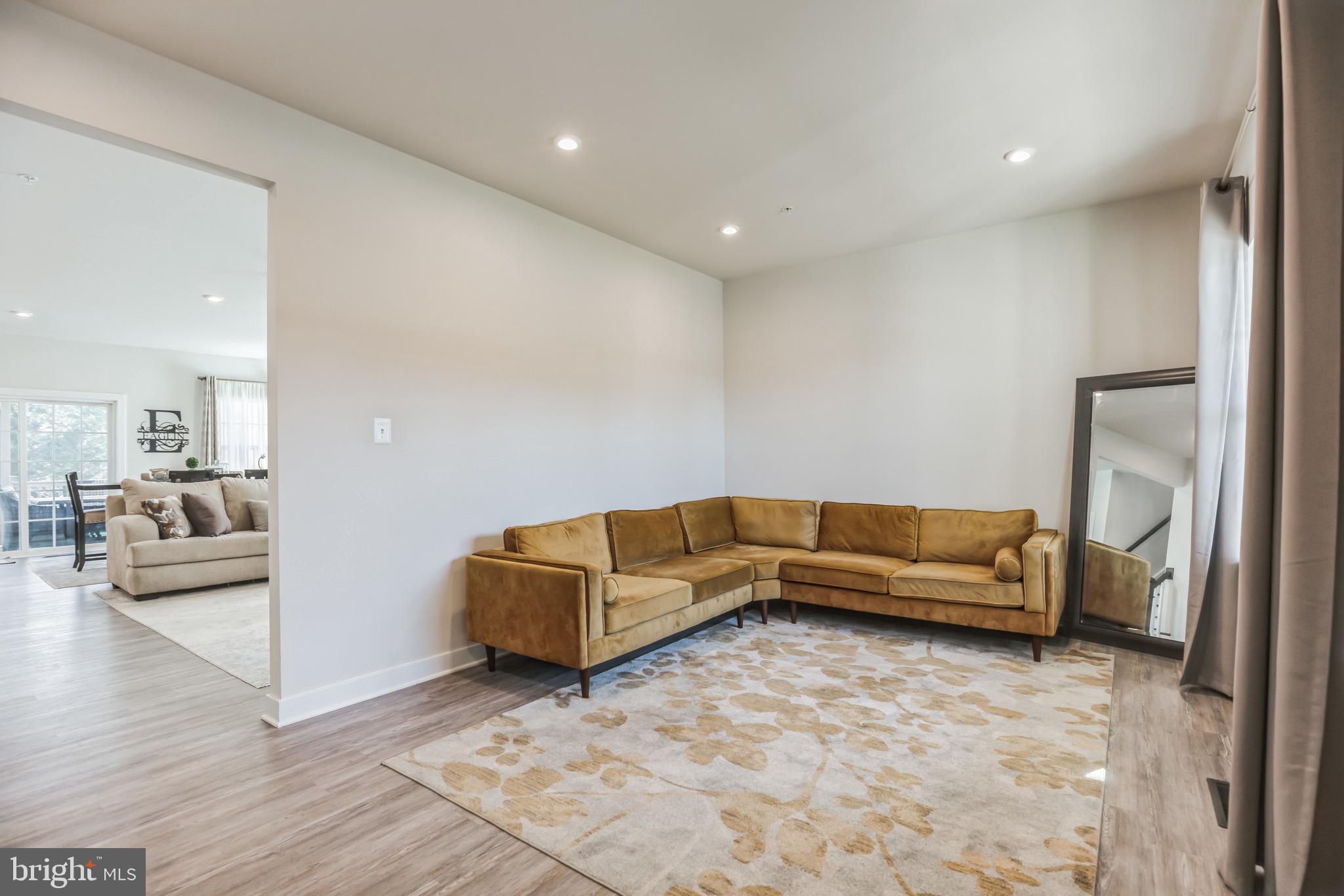 CHRISTOPHER POINTE - Residential