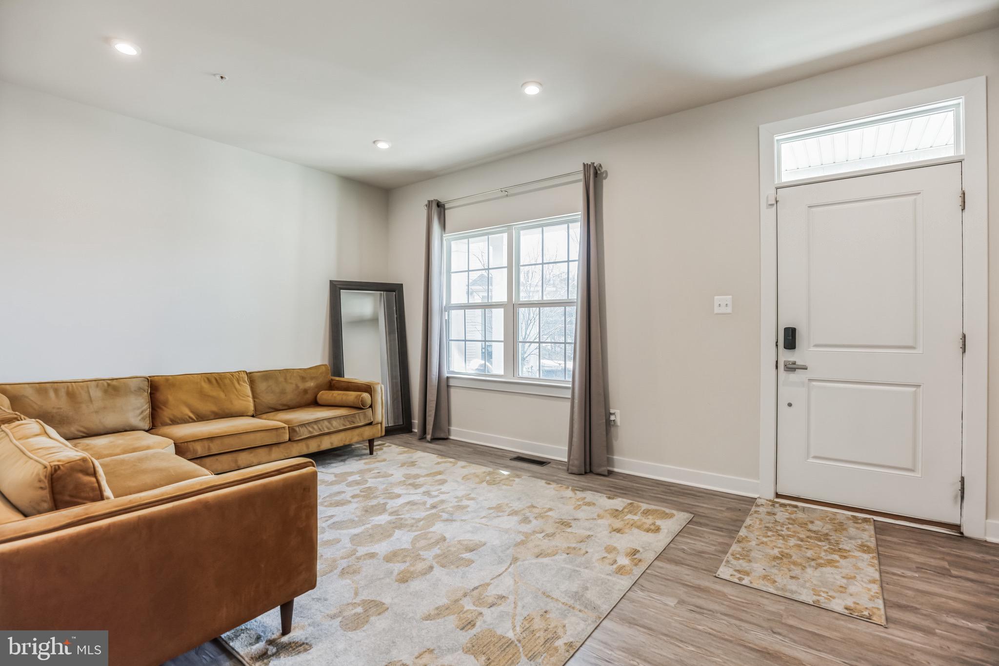 CHRISTOPHER POINTE - Residential