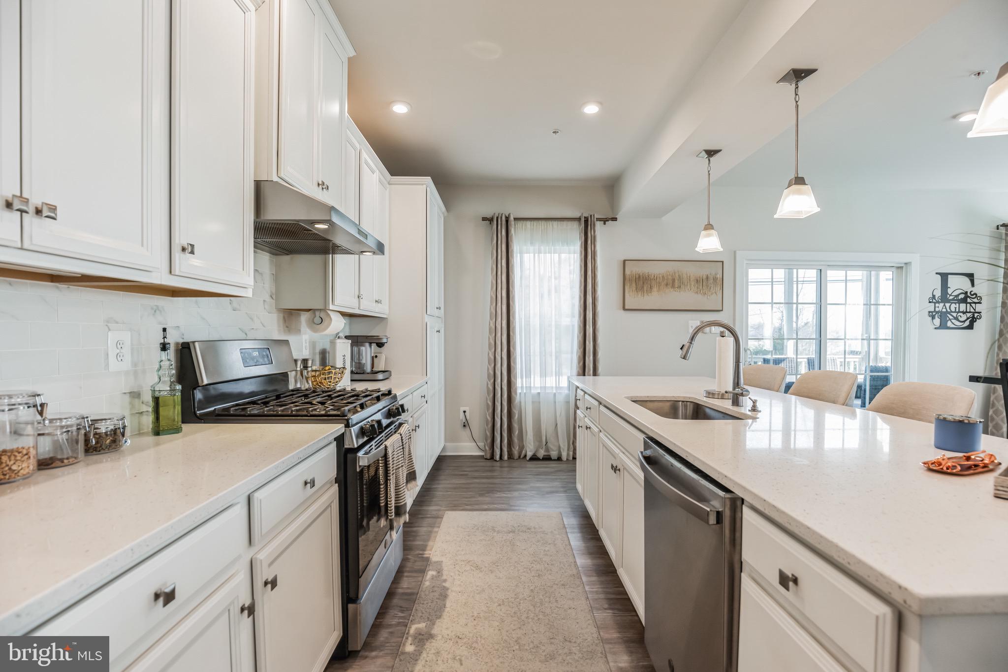 CHRISTOPHER POINTE - Residential