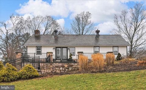 Photo of 2395 Quentin Road, LEBANON, PA 17042 (MLS # PALN2026590)