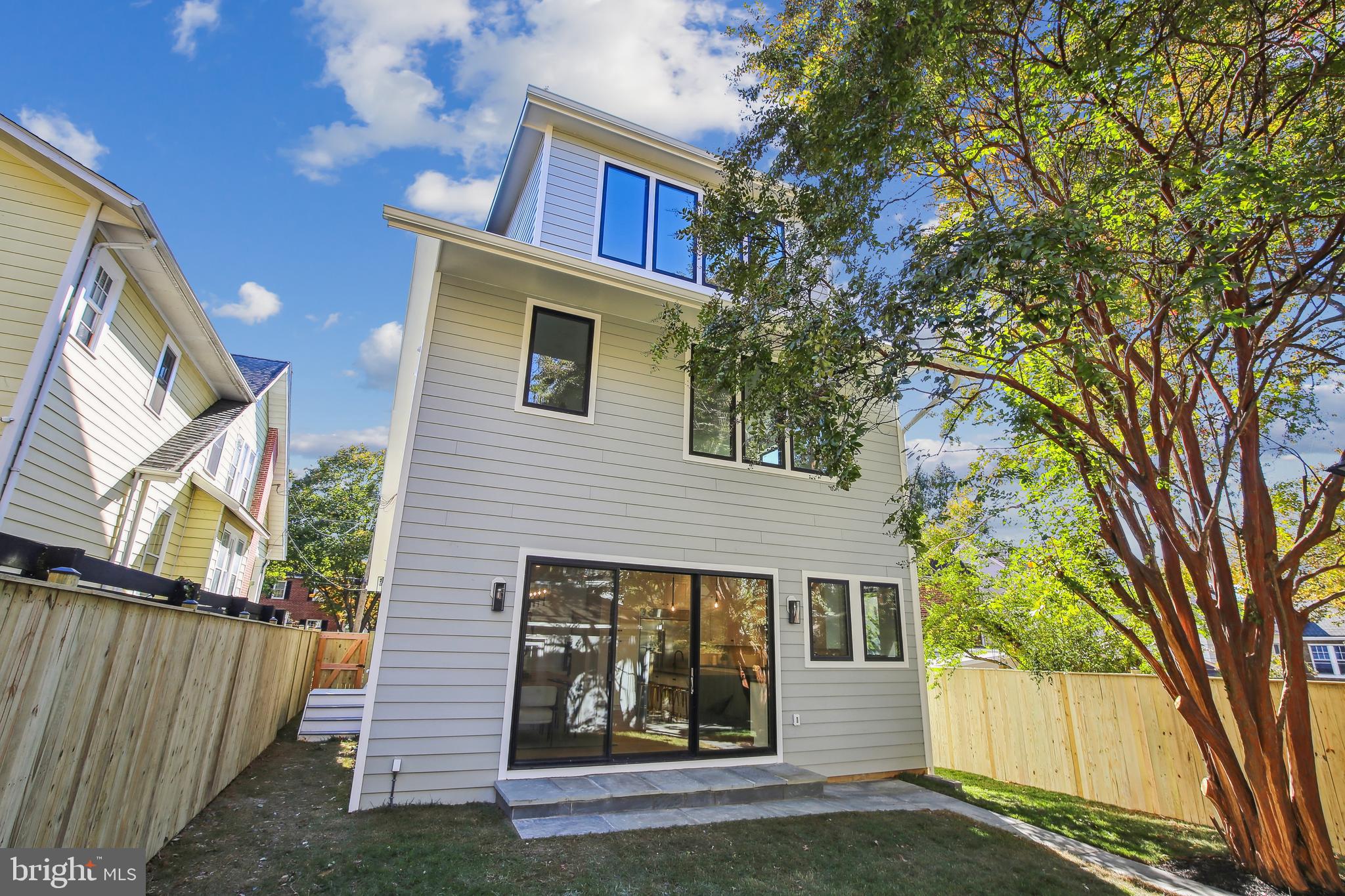 CHEVY CHASE - Residential