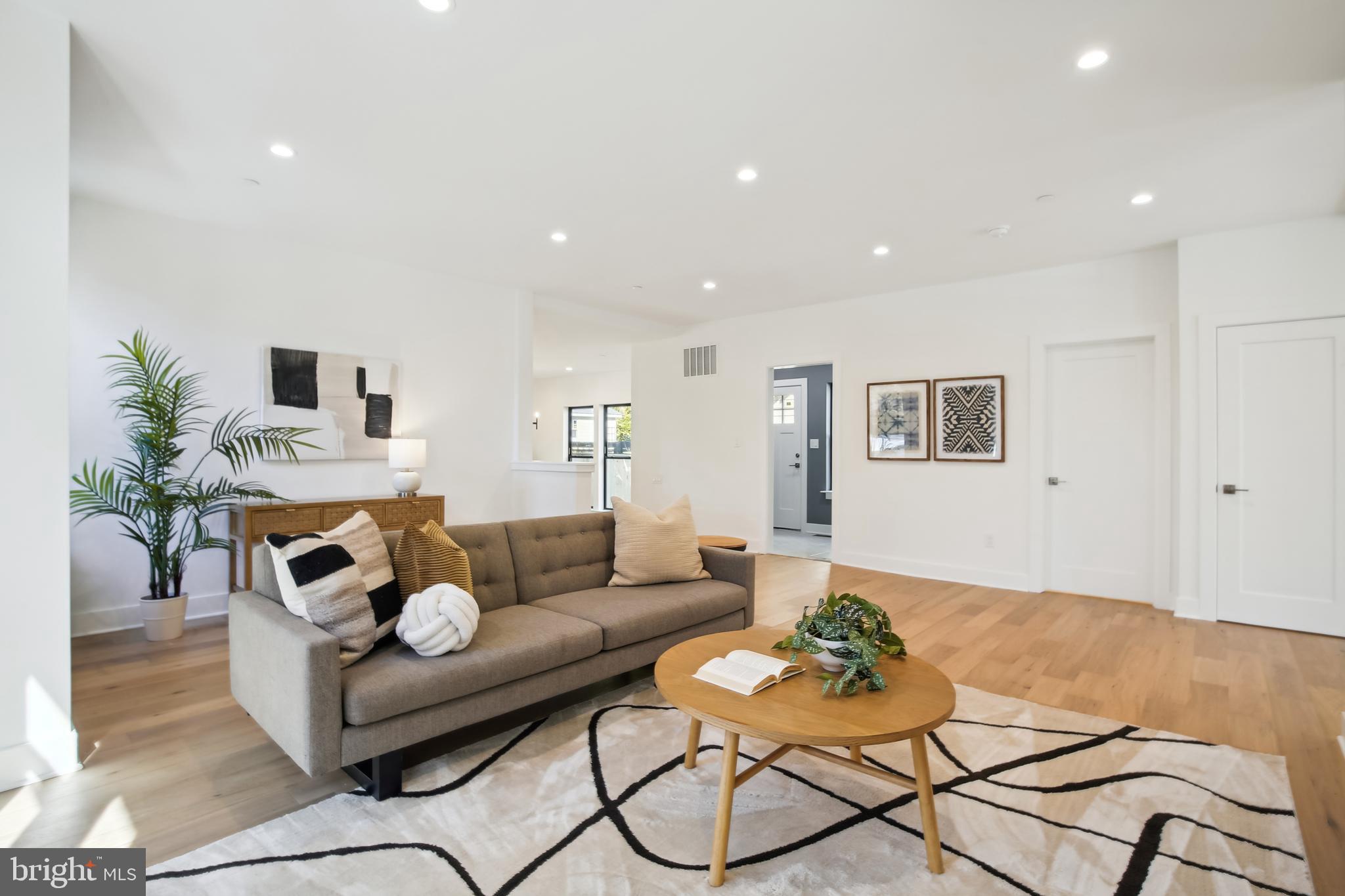 CHEVY CHASE - Residential