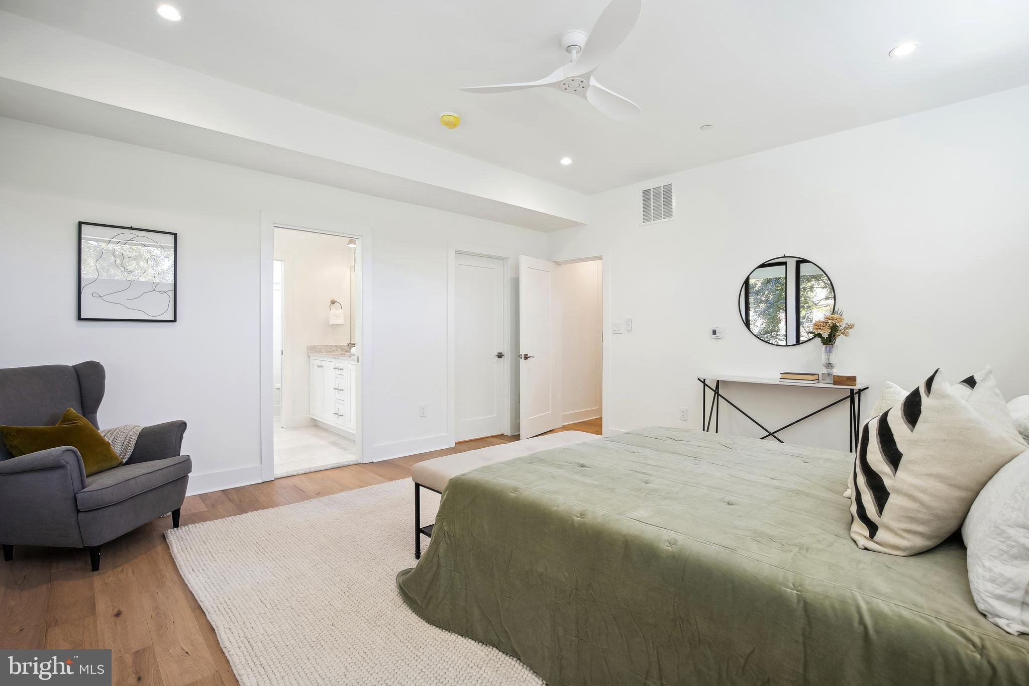 CHEVY CHASE - Residential