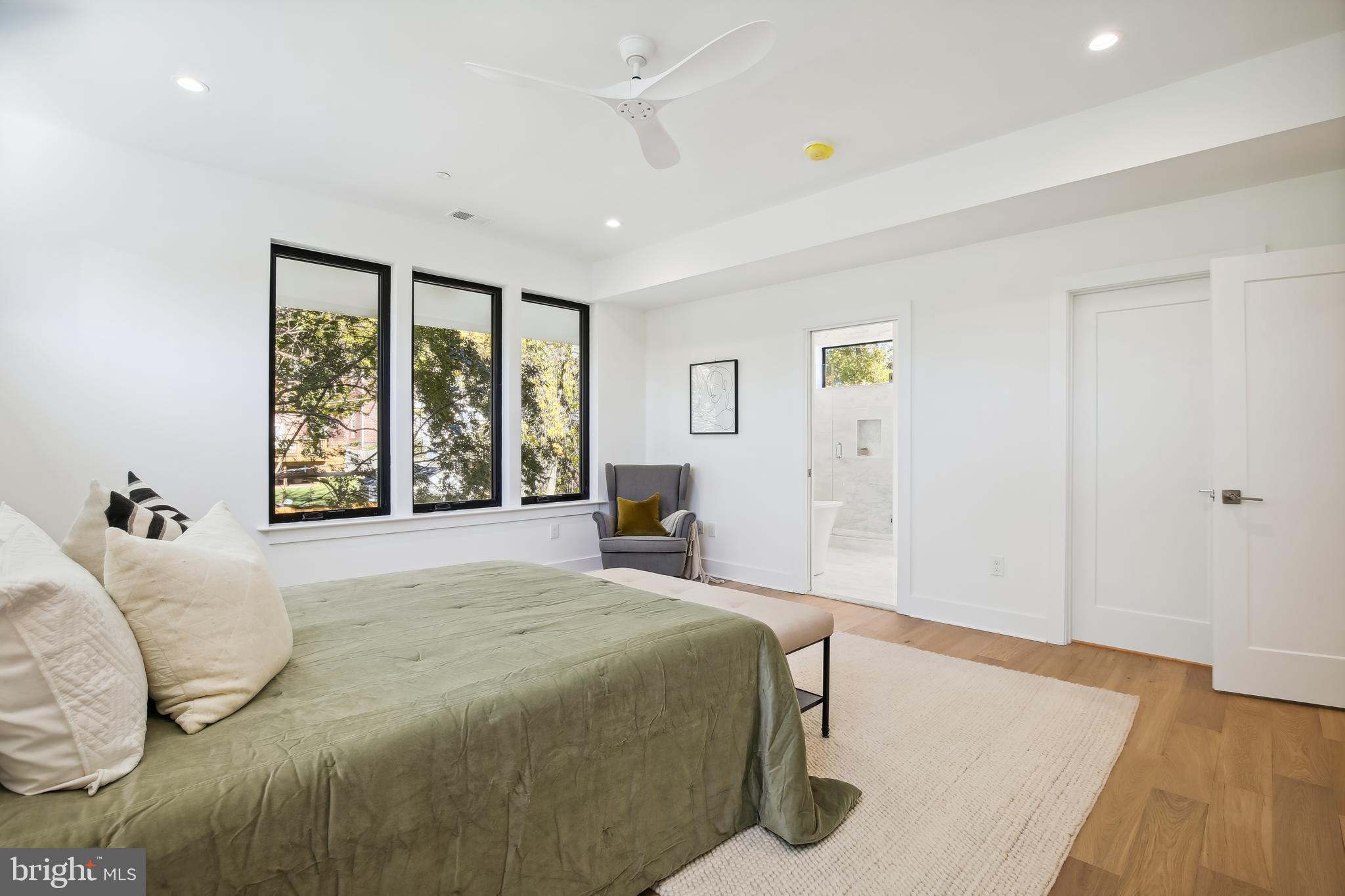CHEVY CHASE - Residential