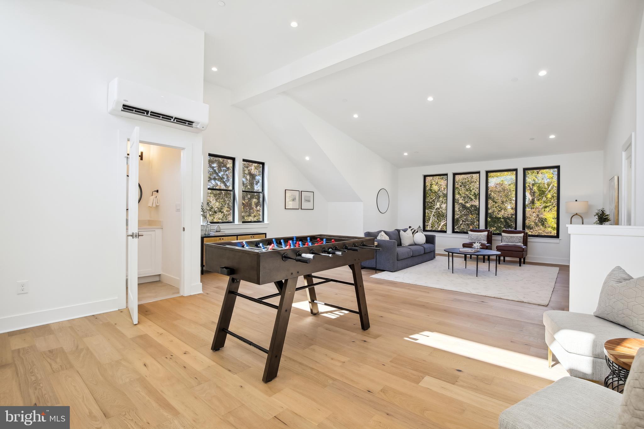 CHEVY CHASE - Residential