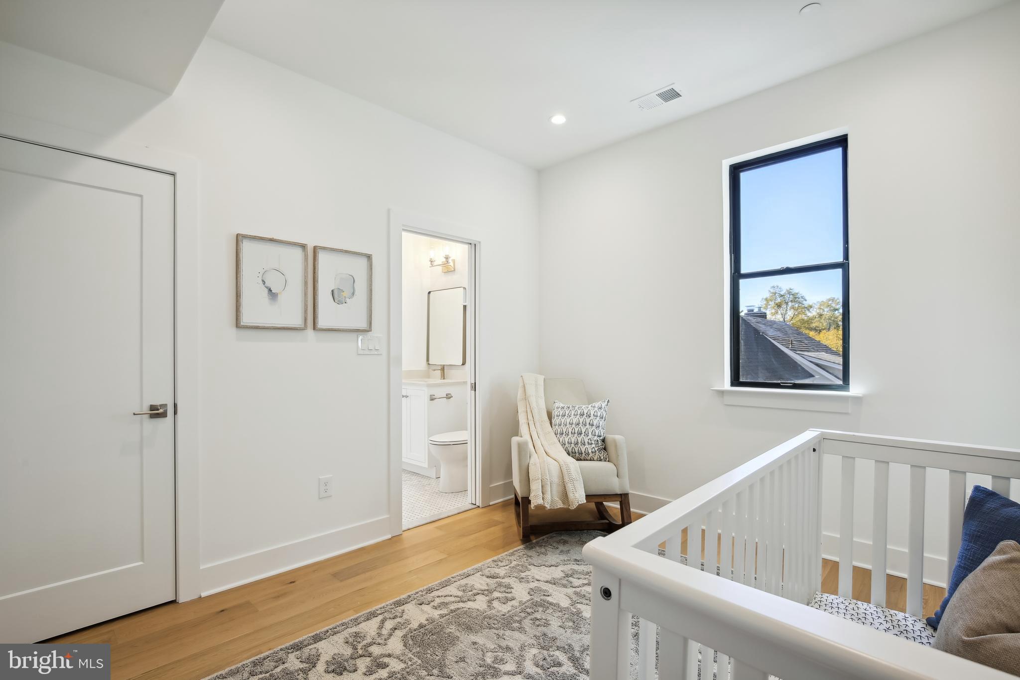 CHEVY CHASE - Residential