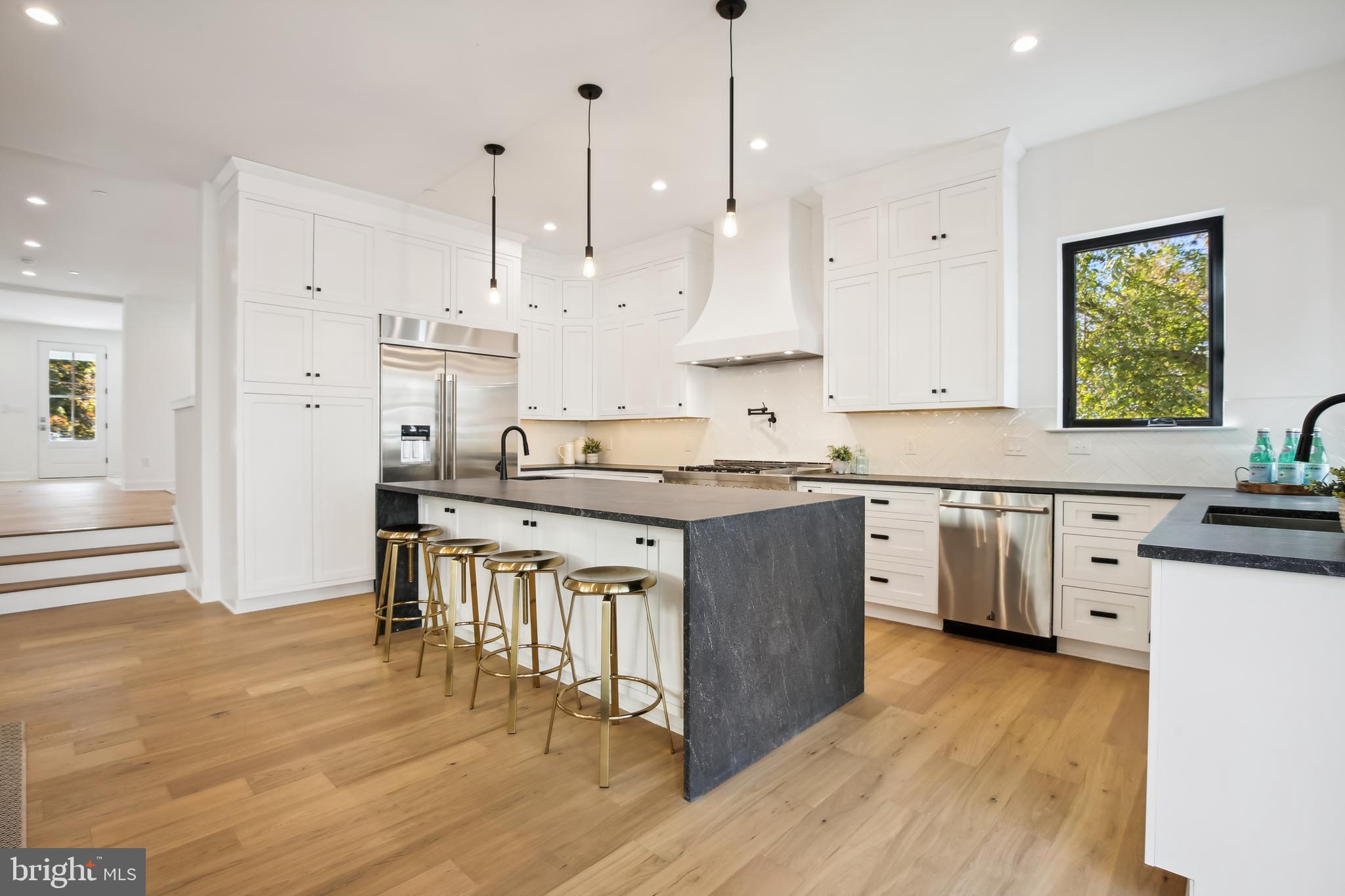 CHEVY CHASE - Residential