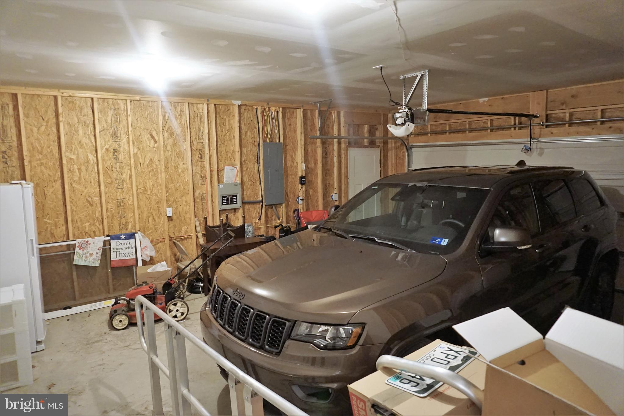 CHESTNUT HILL ESTATES - Residential