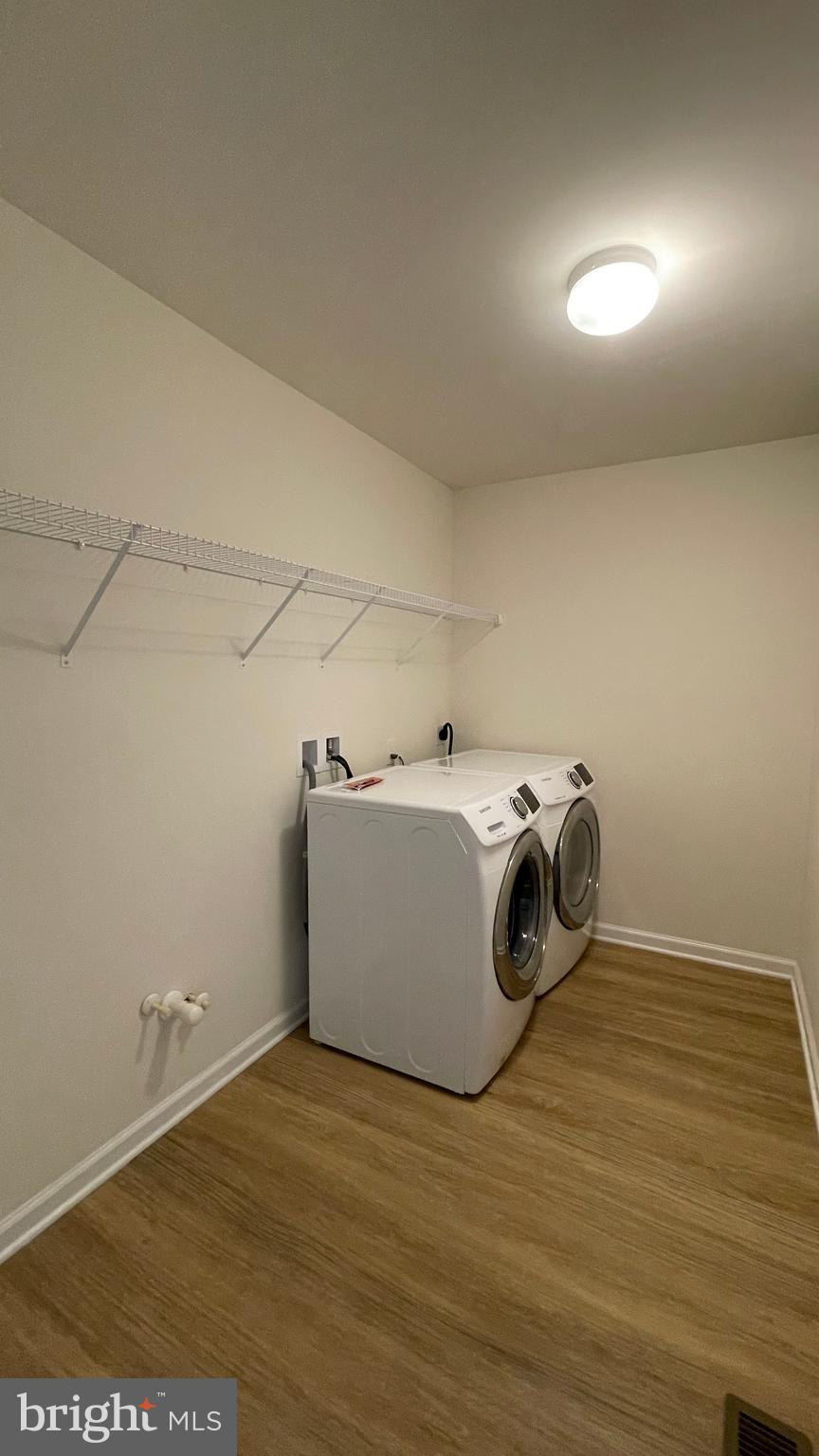 OAKS OF HIGHLAND HOMES - Residential Lease