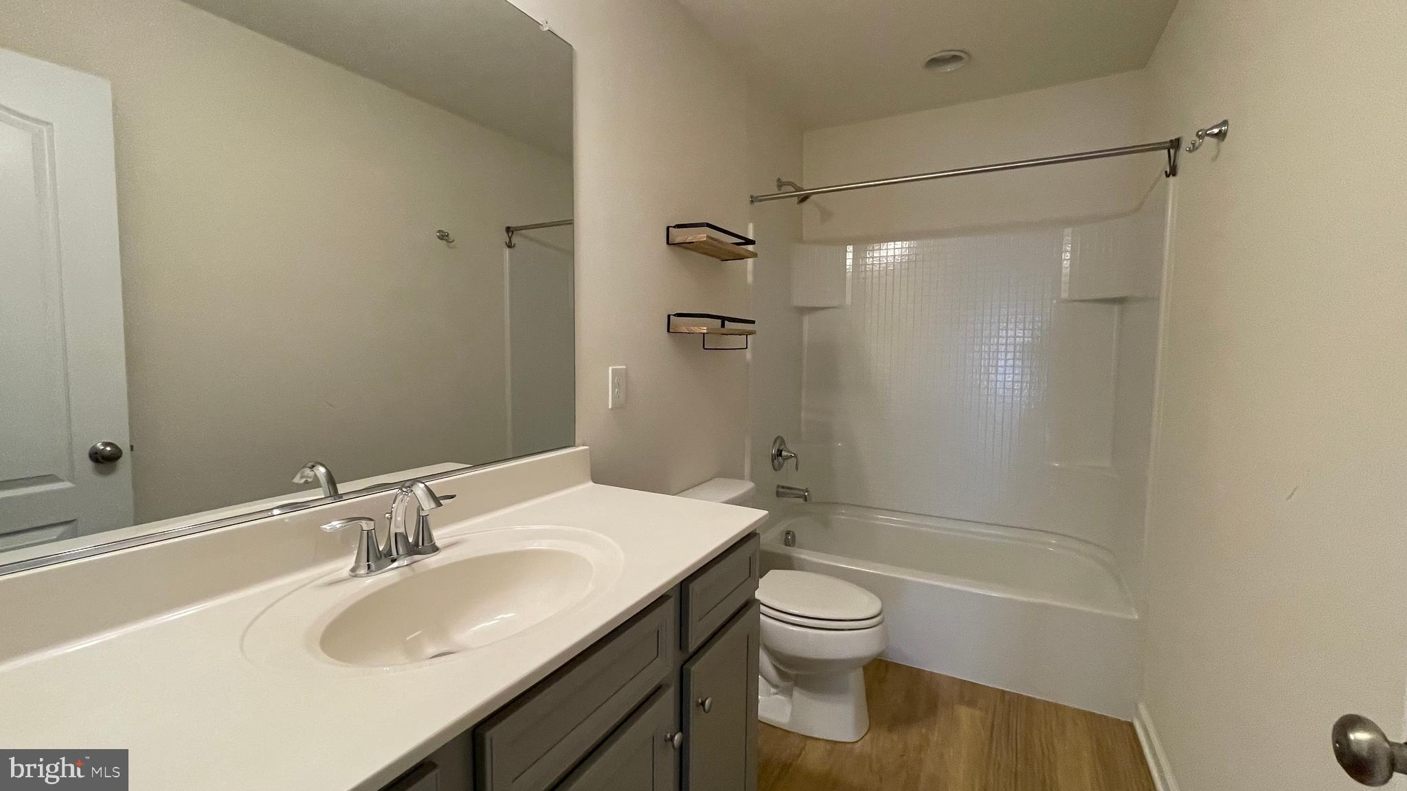 OAKS OF HIGHLAND HOMES - Residential Lease