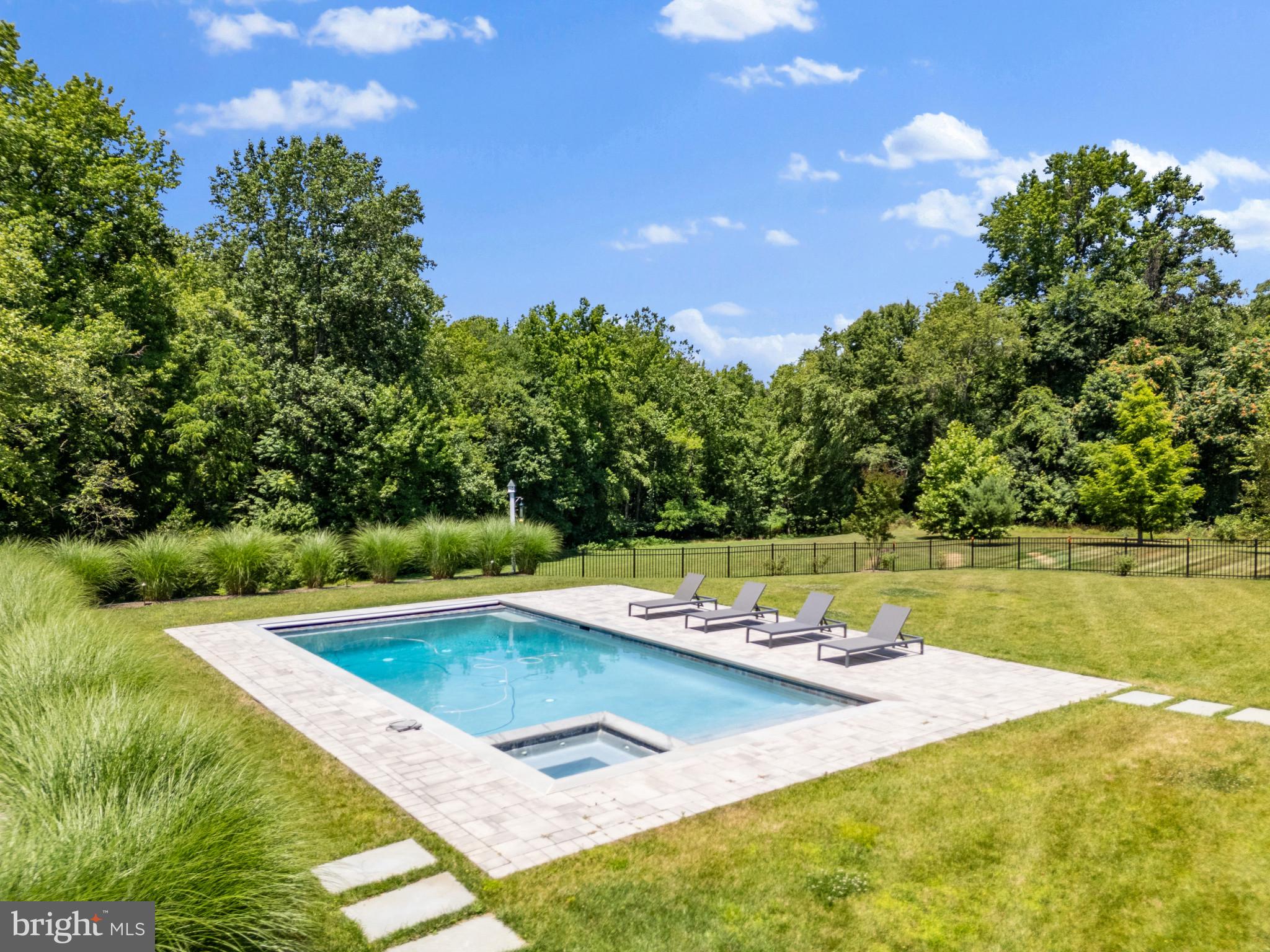 COTTAGE FARM ESTATES - Residential