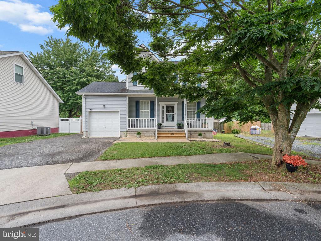 1309 FAIRFIELD COURT