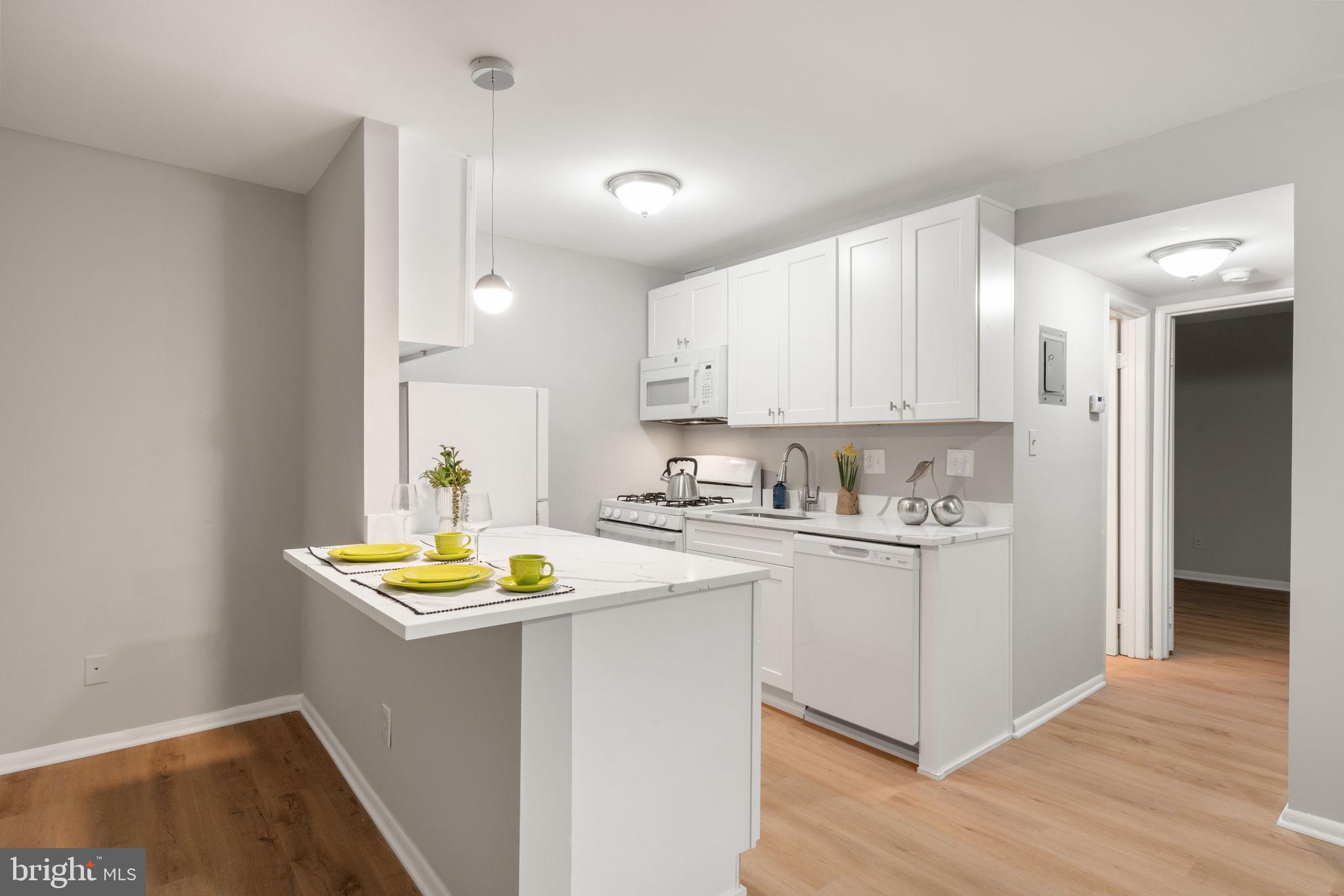 4367 AMERICANA DRIVE F 104