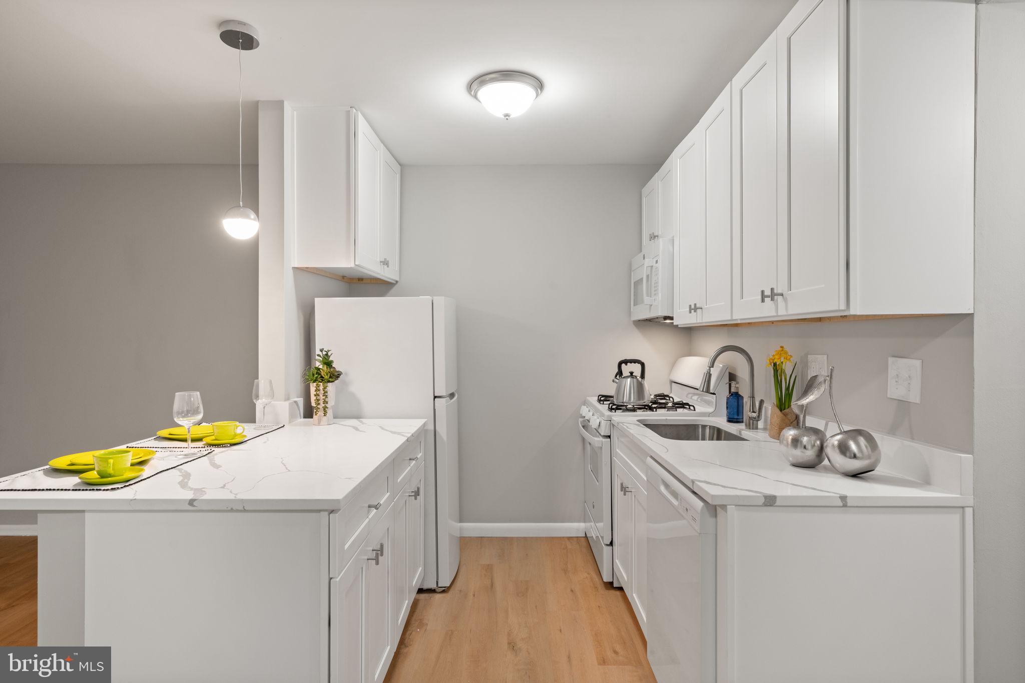 4367 AMERICANA DRIVE F 104