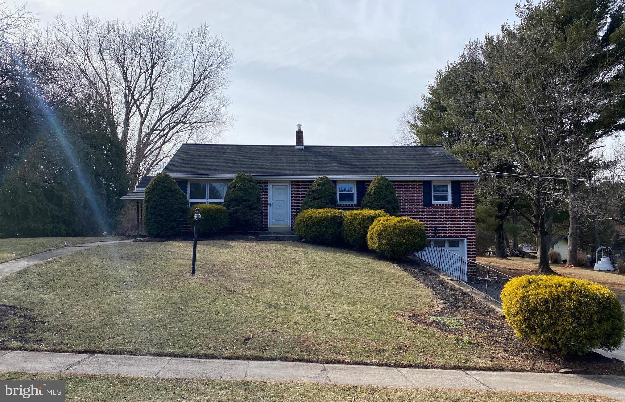 This cute 3 bedroom 1.5 bathroom home will be open for showings soon!!! Remarks and professional photos to follow!!