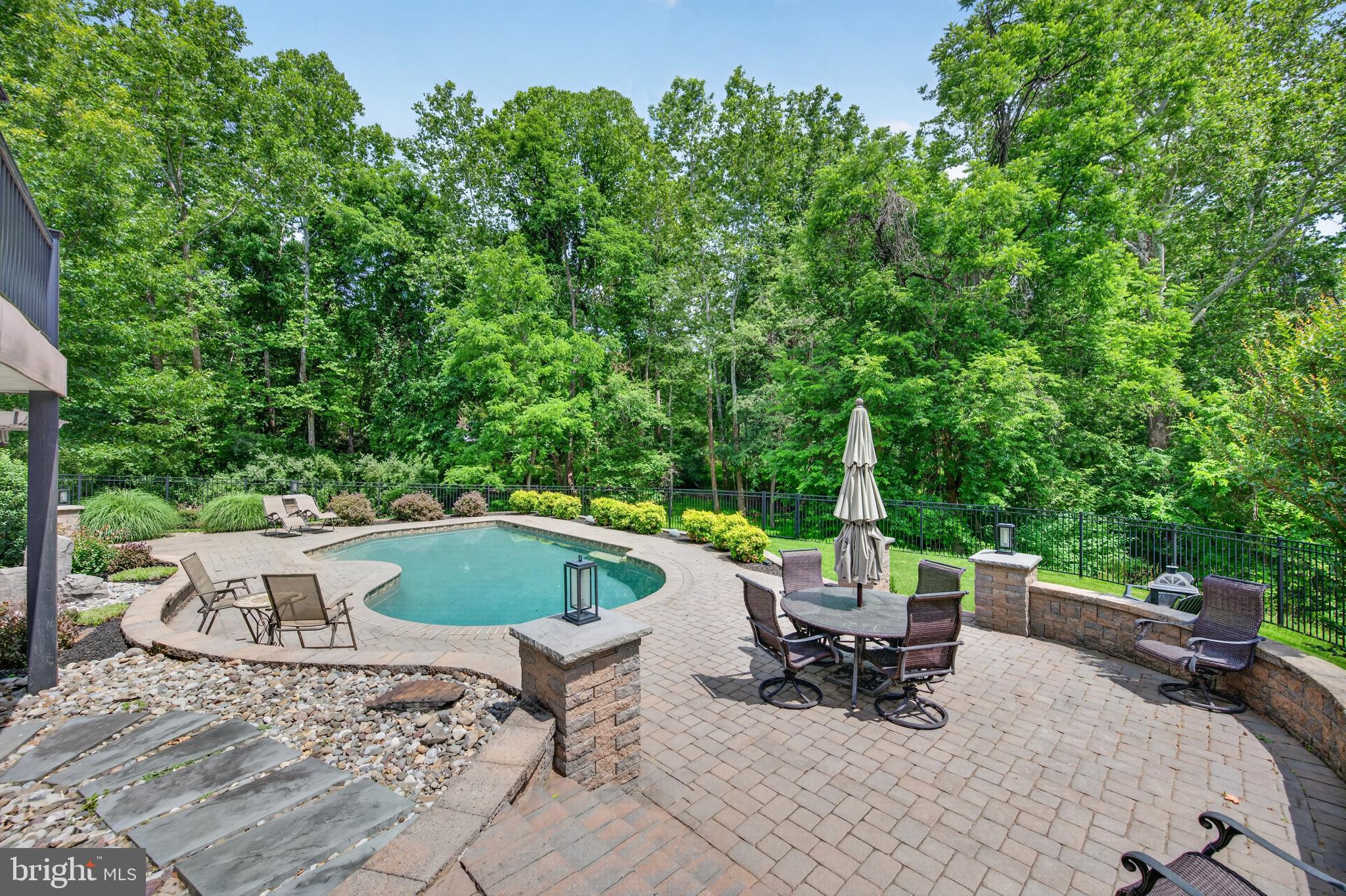 9638 WOODLAND ROAD