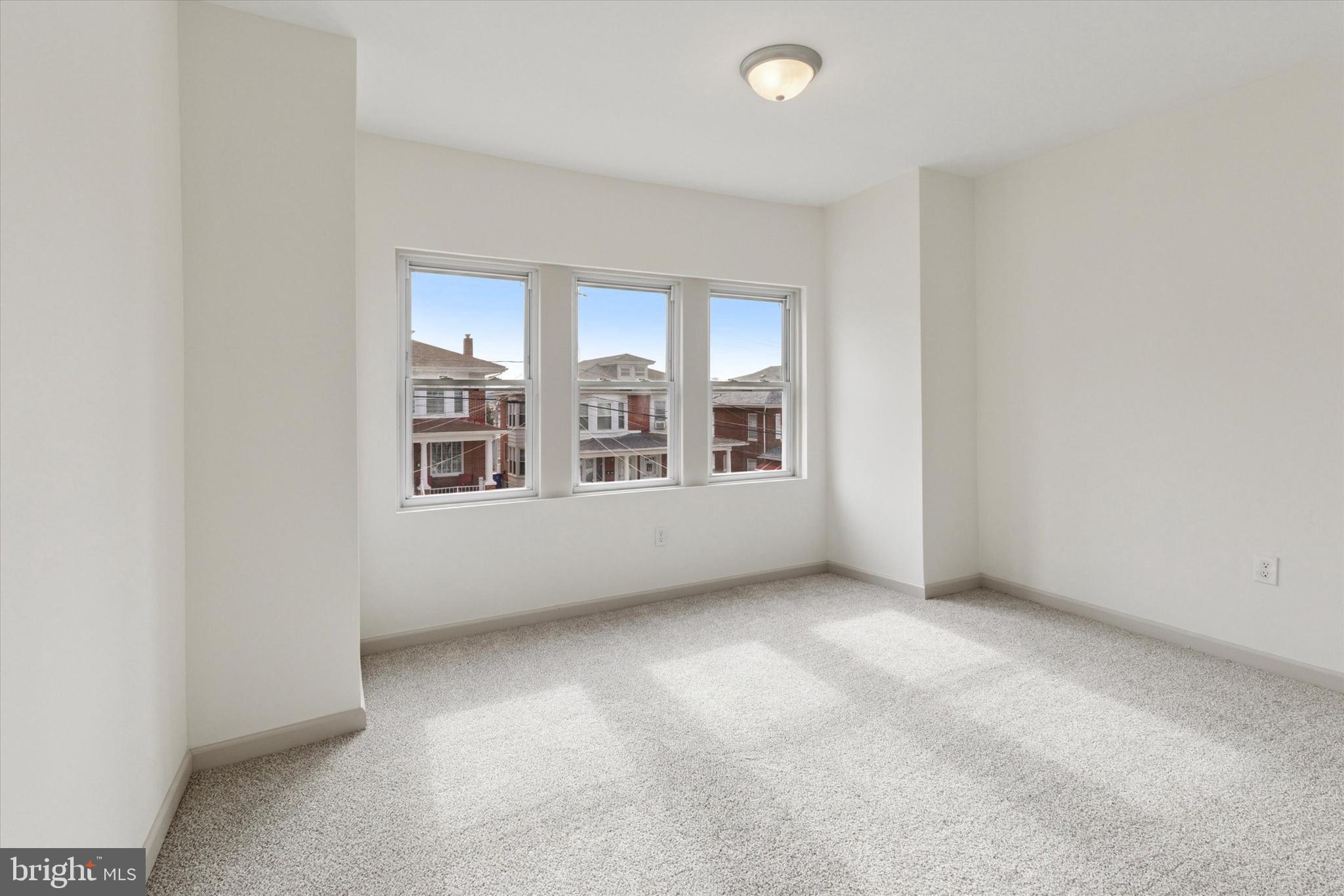 MILLMONT - Residential