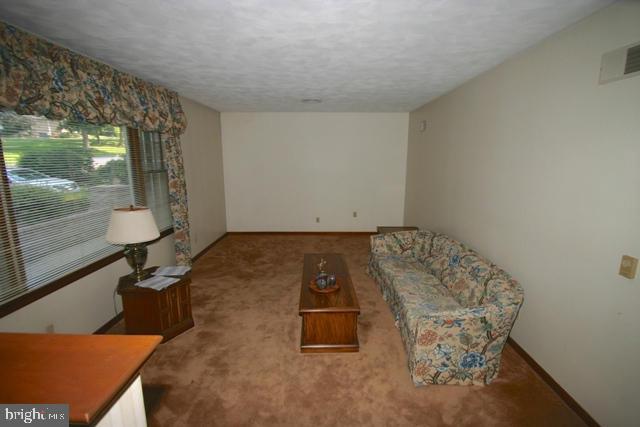 HILLCREST - Residential